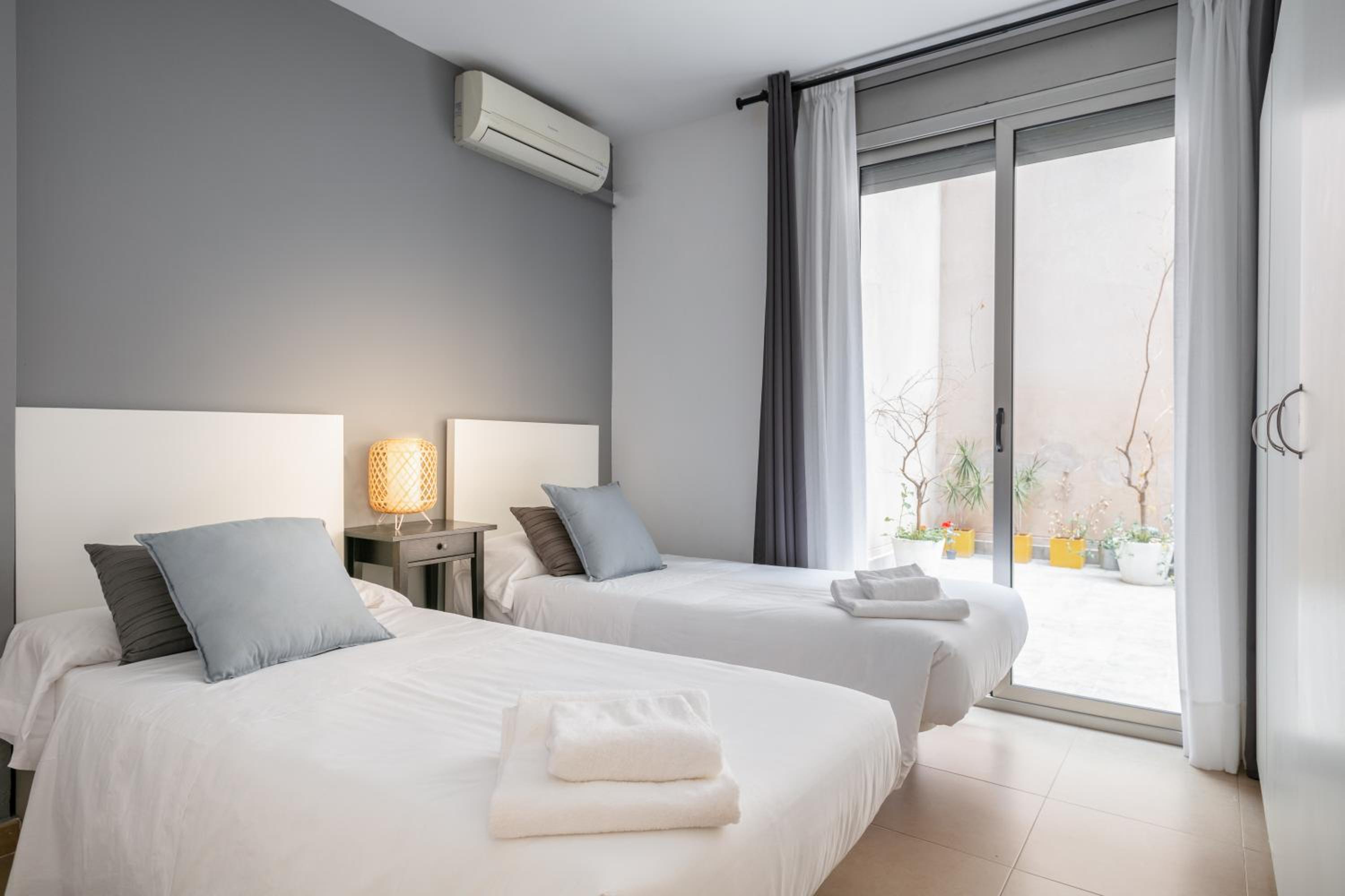 Three-Bedroom Apartment with Terrace photo 3