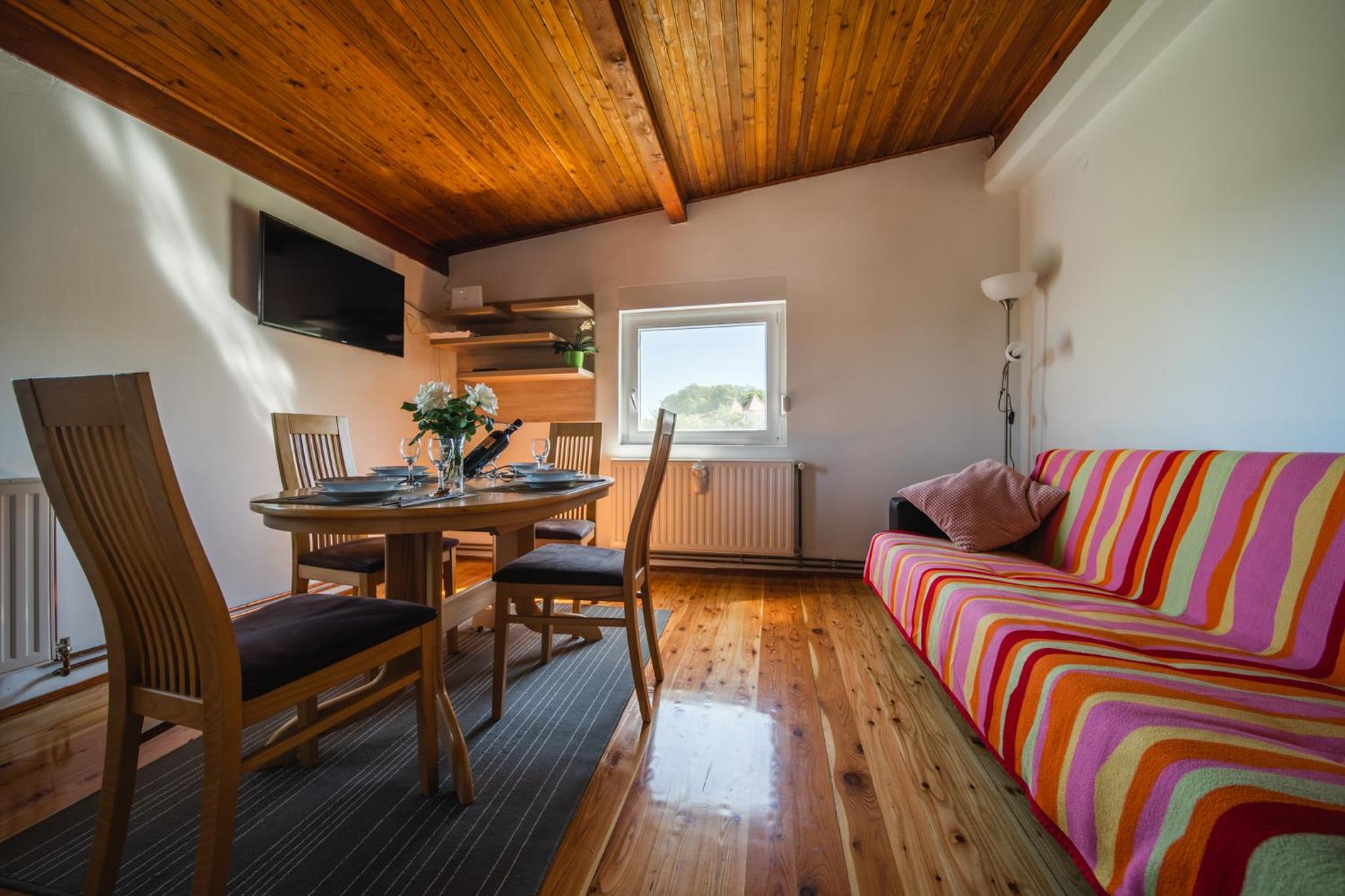 Two-Bedroom House - Photo 19
