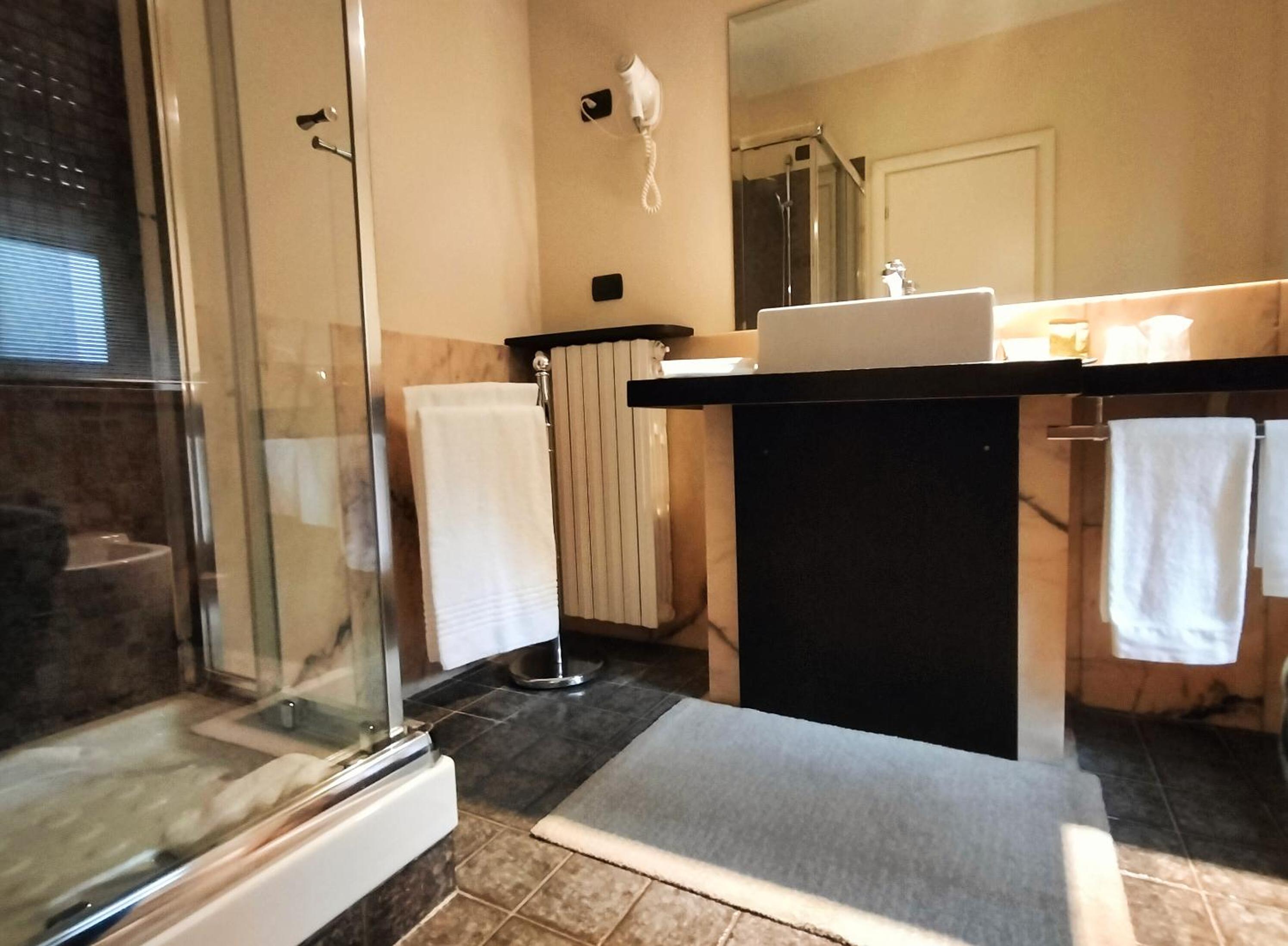 Deluxe Room - Photo 14