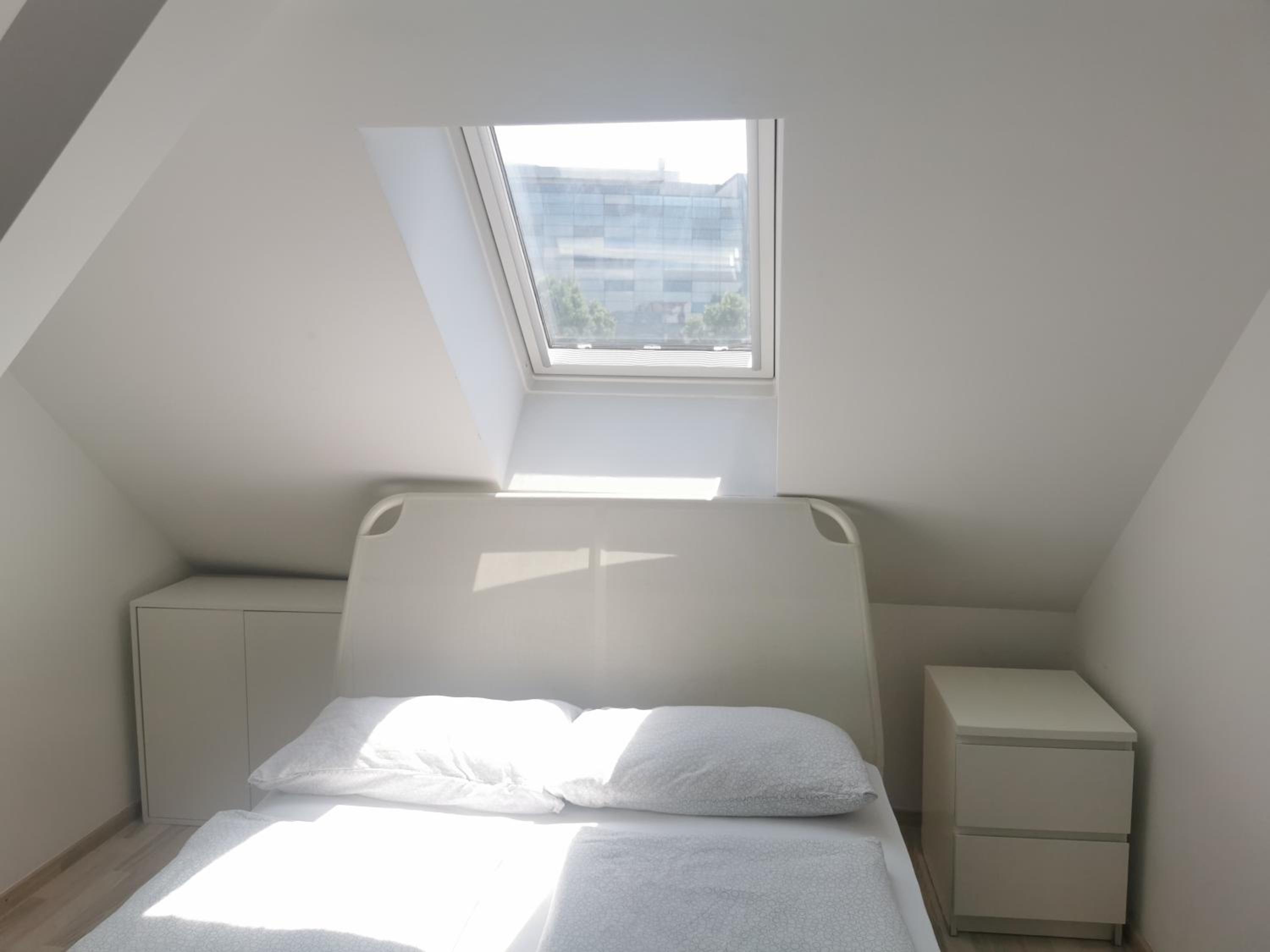 Double Room with Private External Bathroom - Attic photo 2