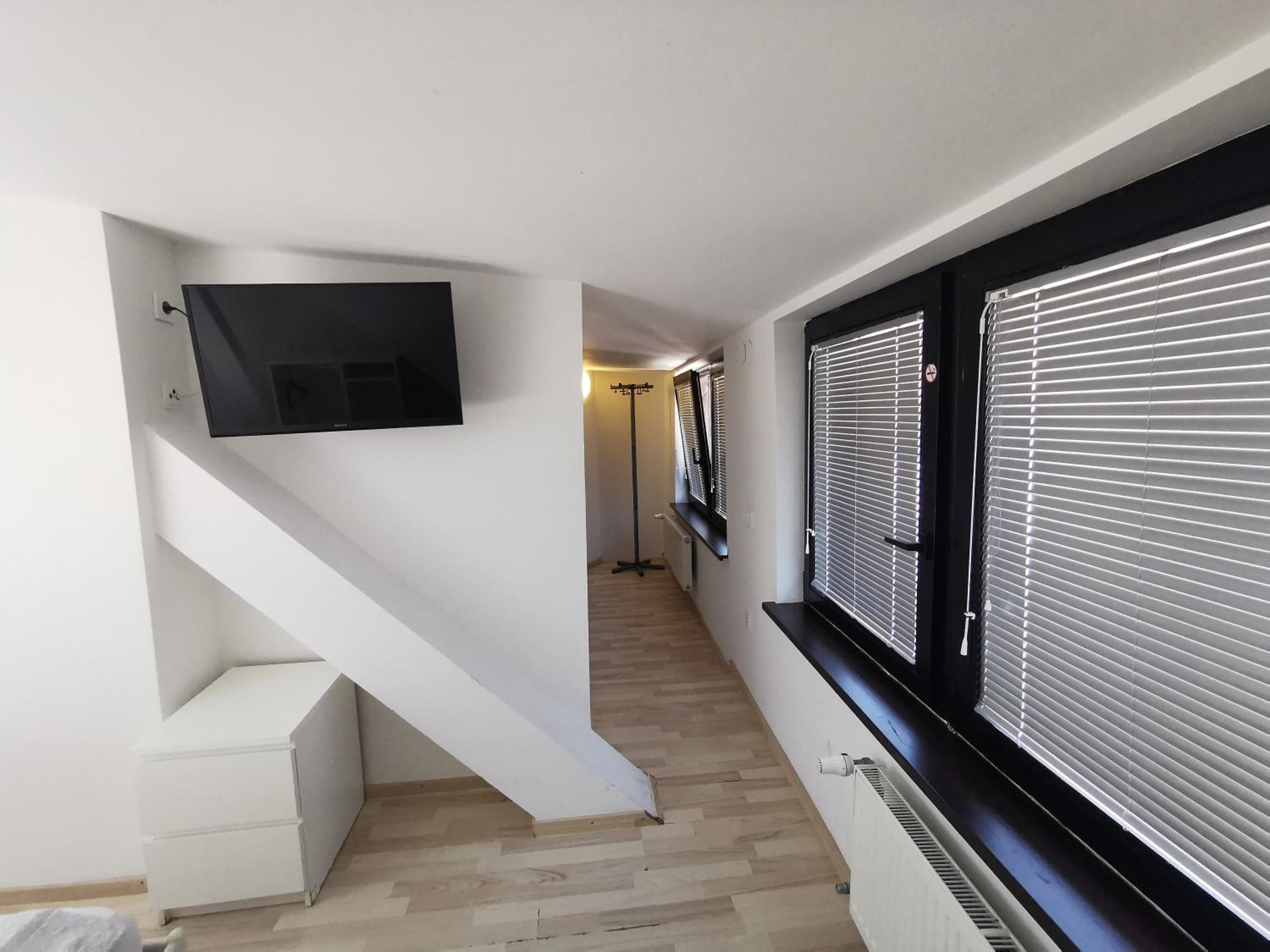 Double Room with Private External Bathroom - Attic photo 1