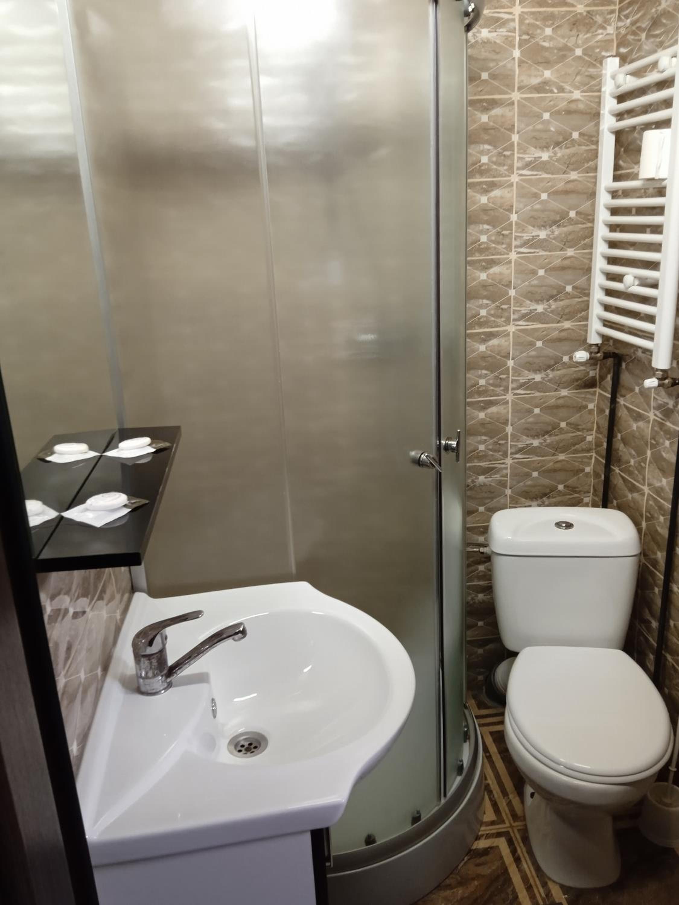 Double Room with Private Bathroom photo 2