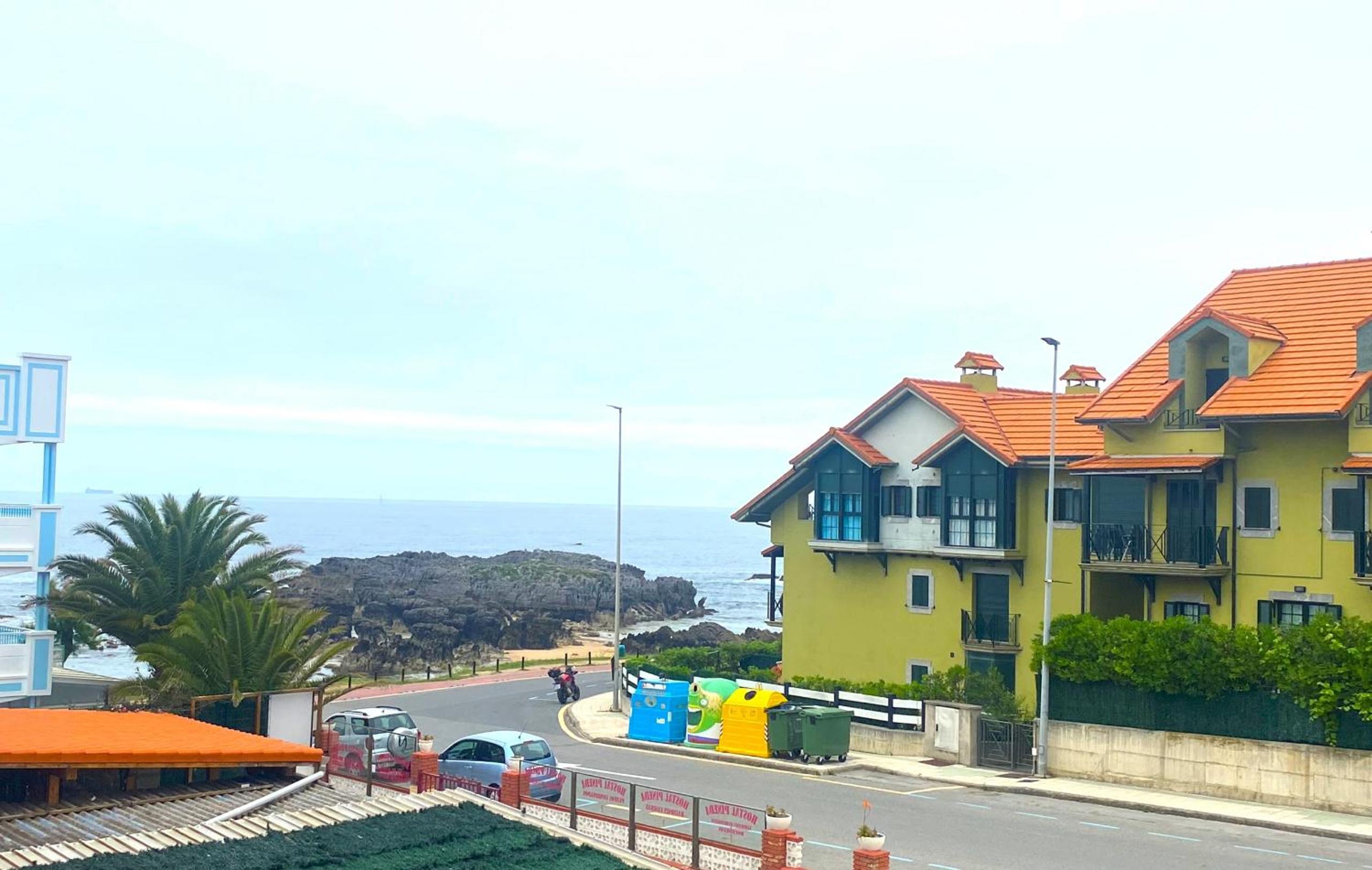 Apartment with Balcony photo 3