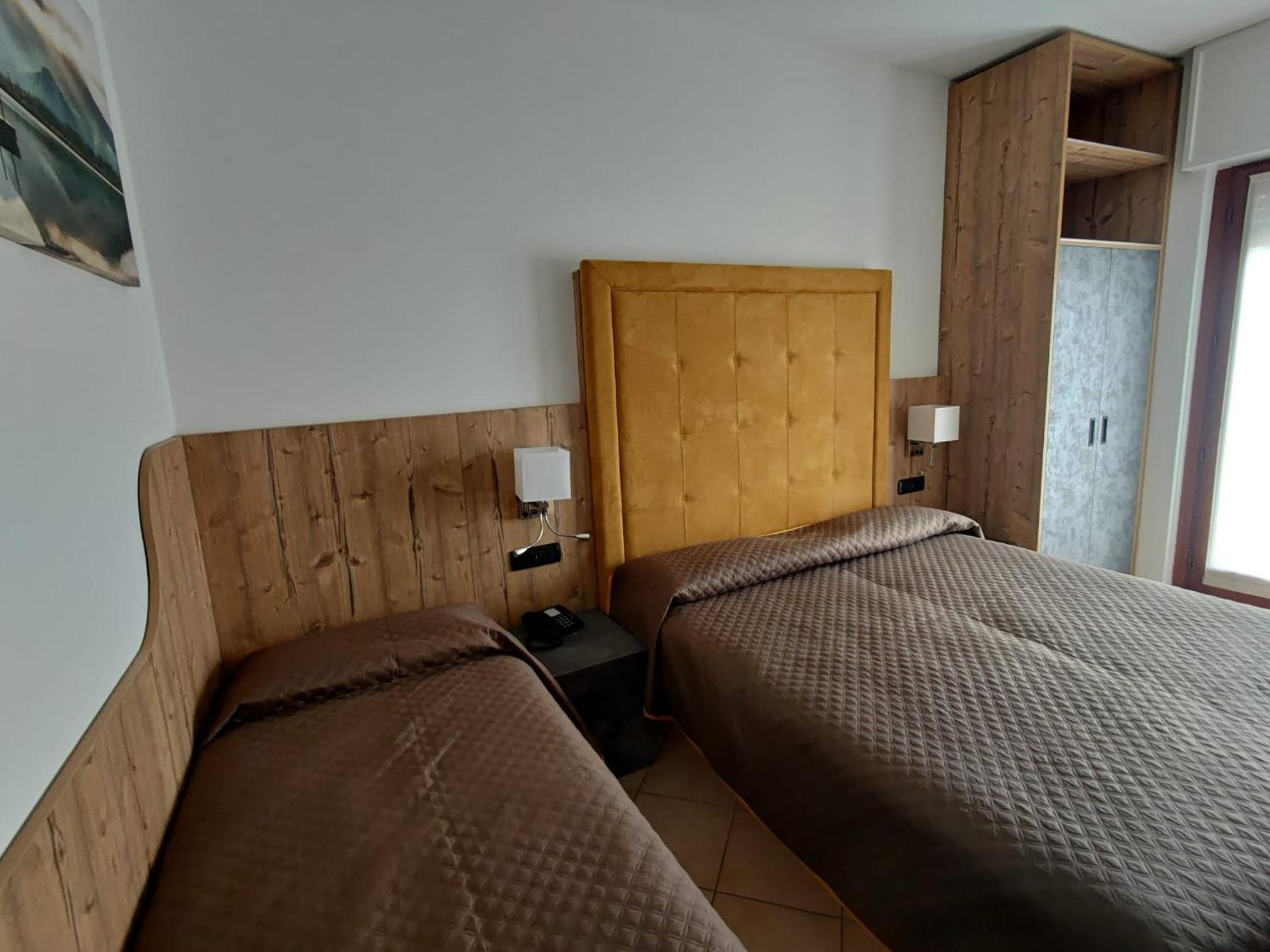 Triple Room - Photo 17