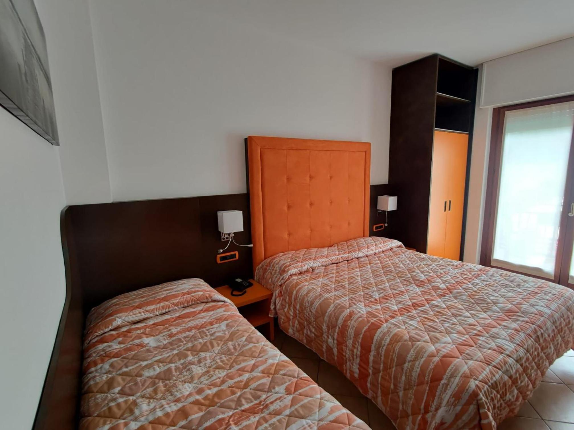 Triple Room - Photo 6