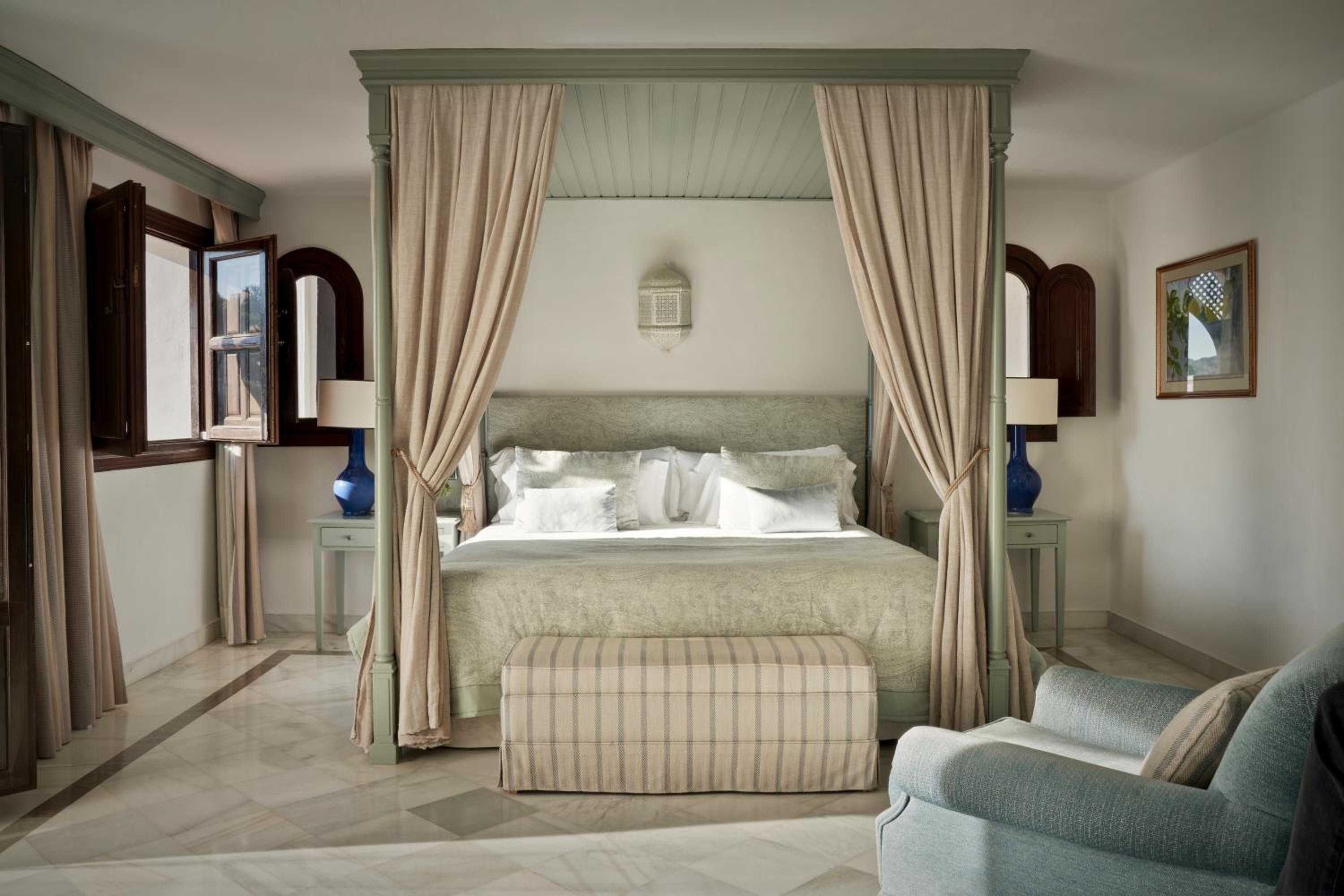 Deluxe Suite with Spa Bath