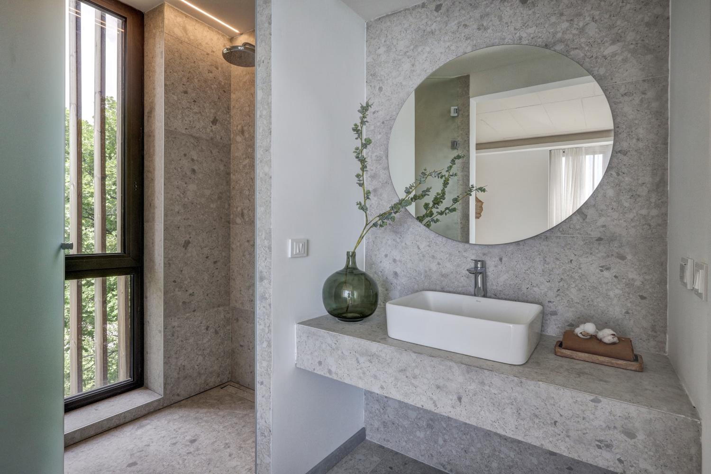 Double Room with Sea View - Photo 21