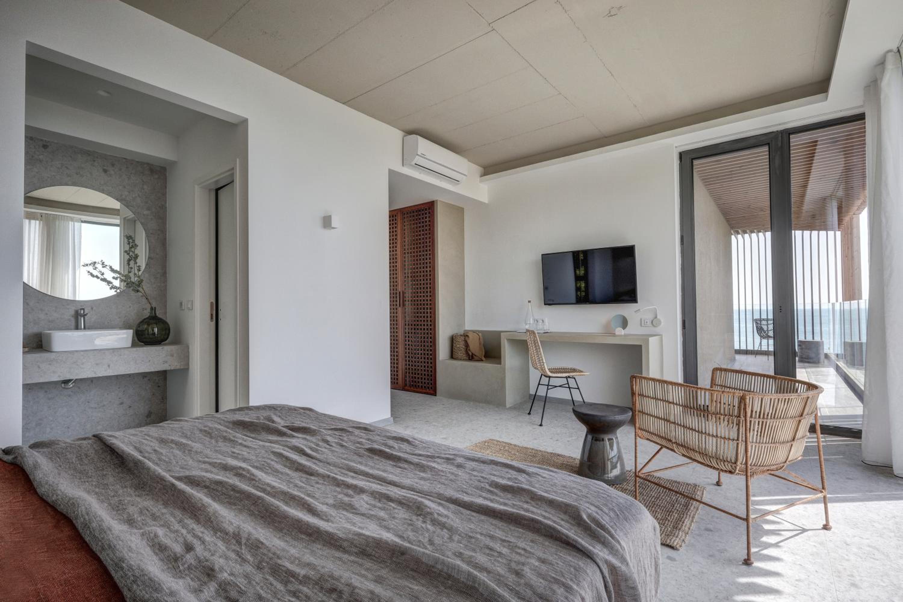 Double Room with Sea View - Photo 18