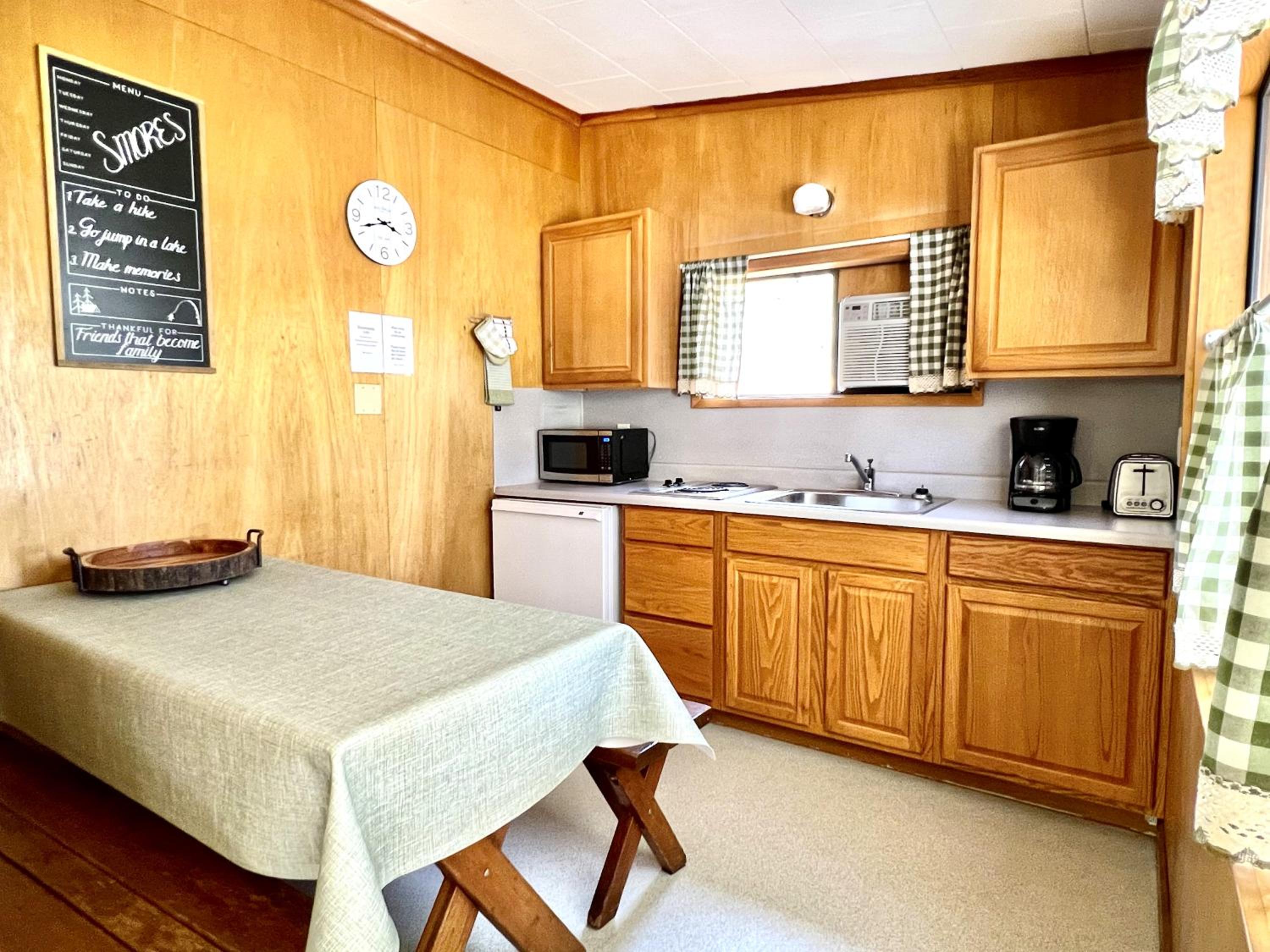 Deluxe Quadruple Room - Photo 6
