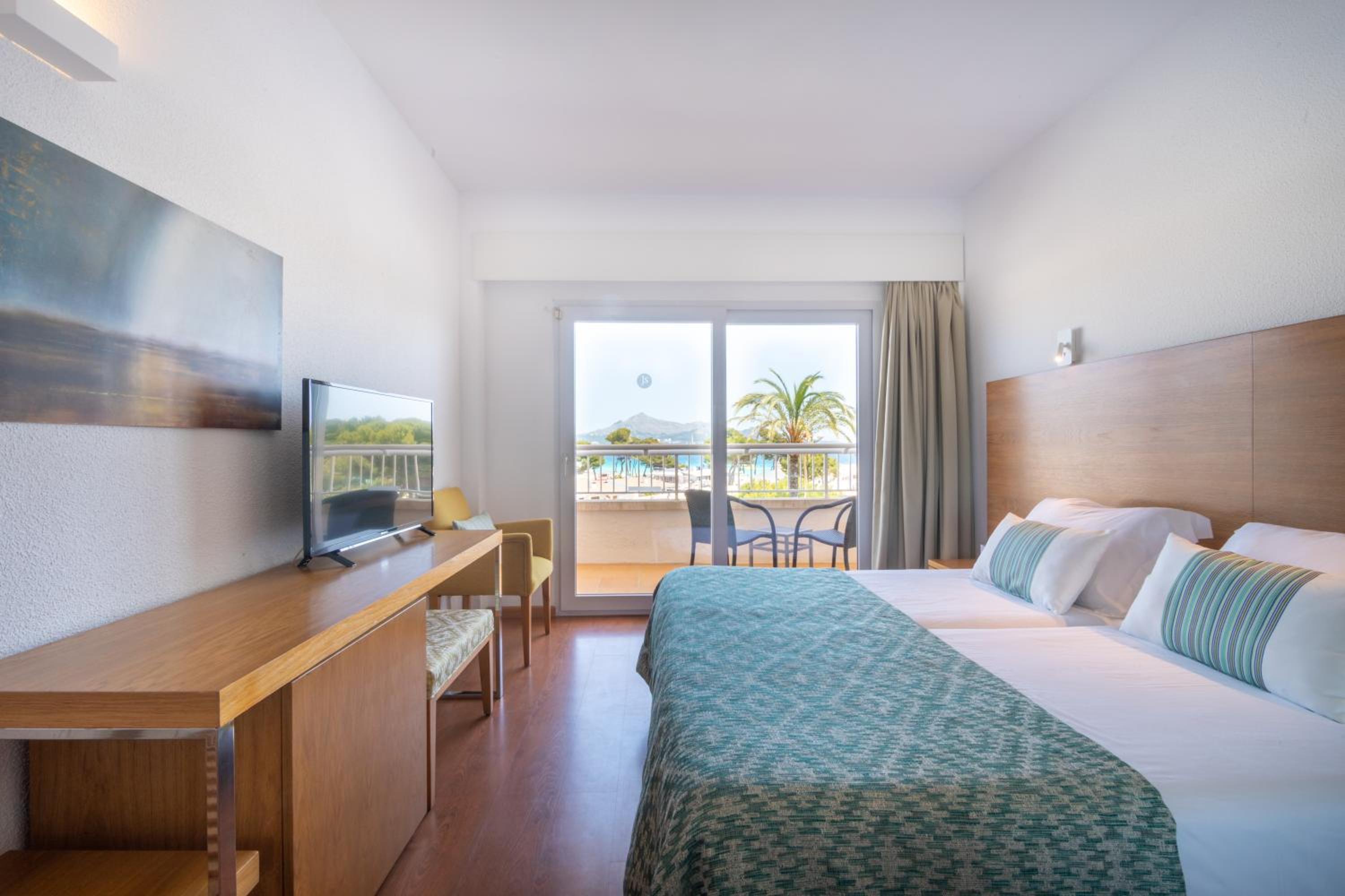 Habitación Doble con Balcón - Piso Alto