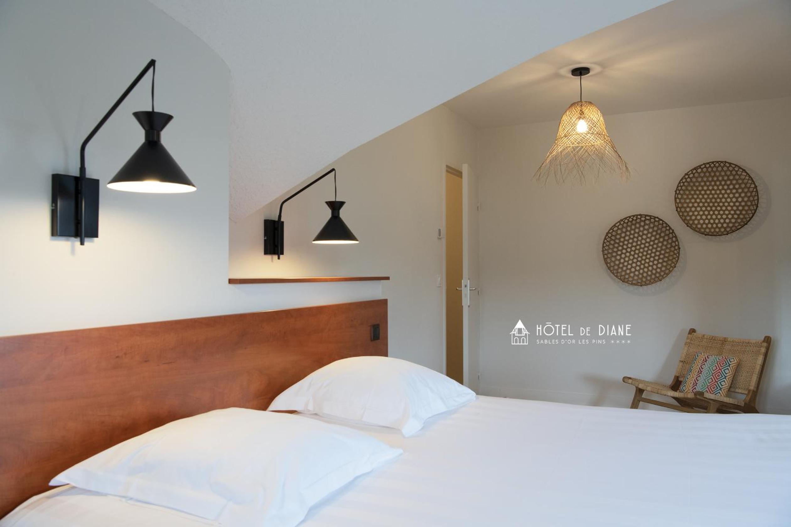Suite - Photo 1