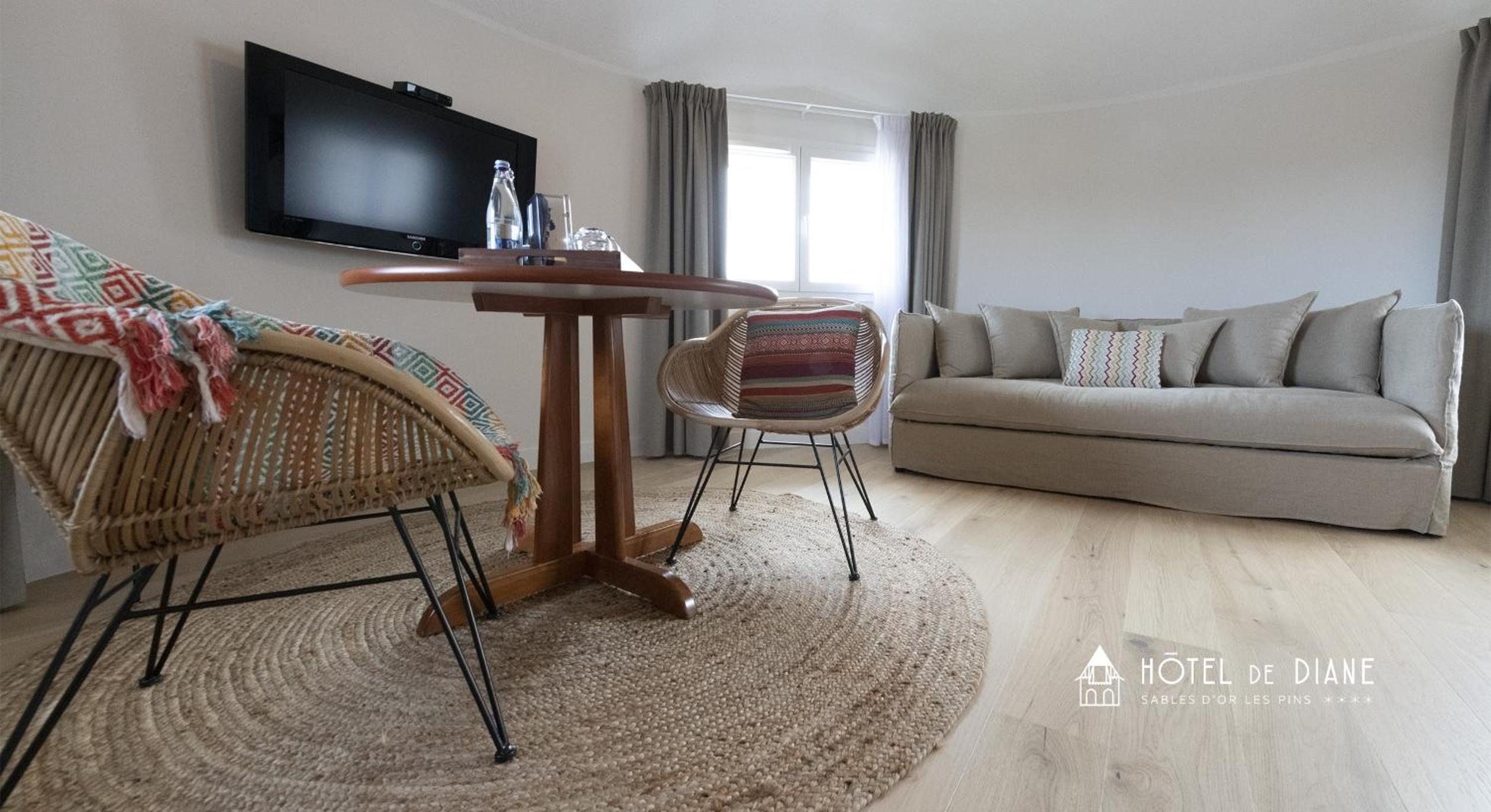 Suite - Photo 9