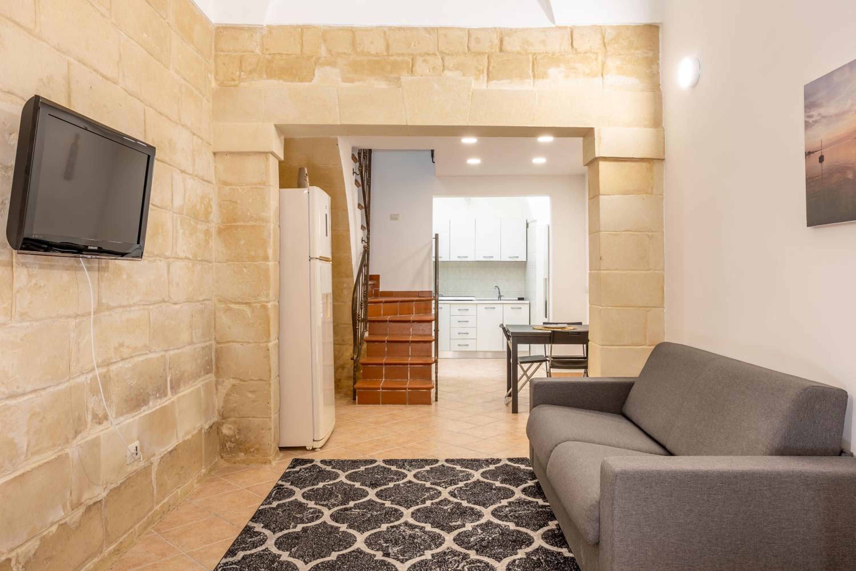 One-Bedroom Apartment - Photo 21