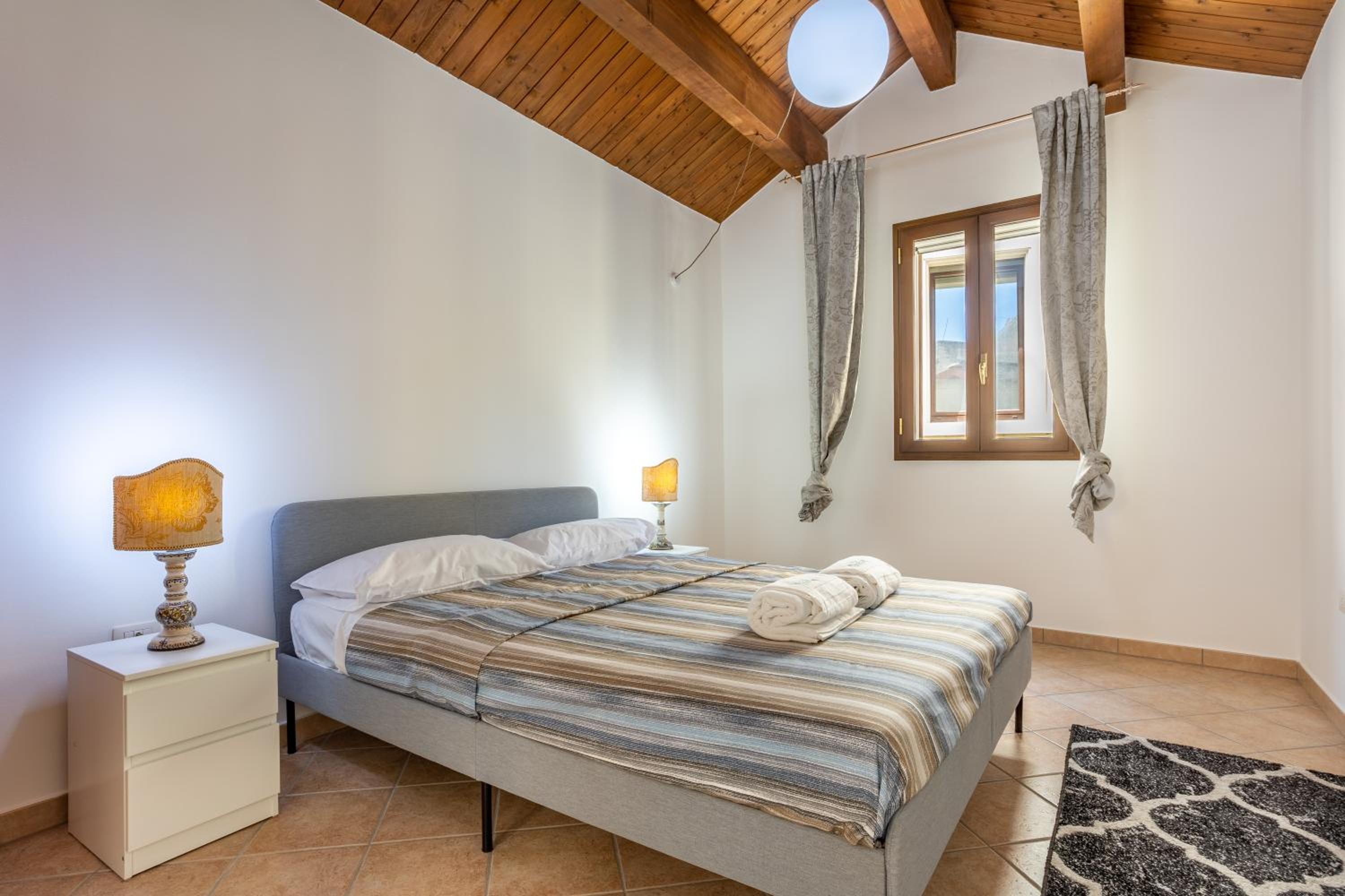 One-Bedroom Apartment - Photo 1
