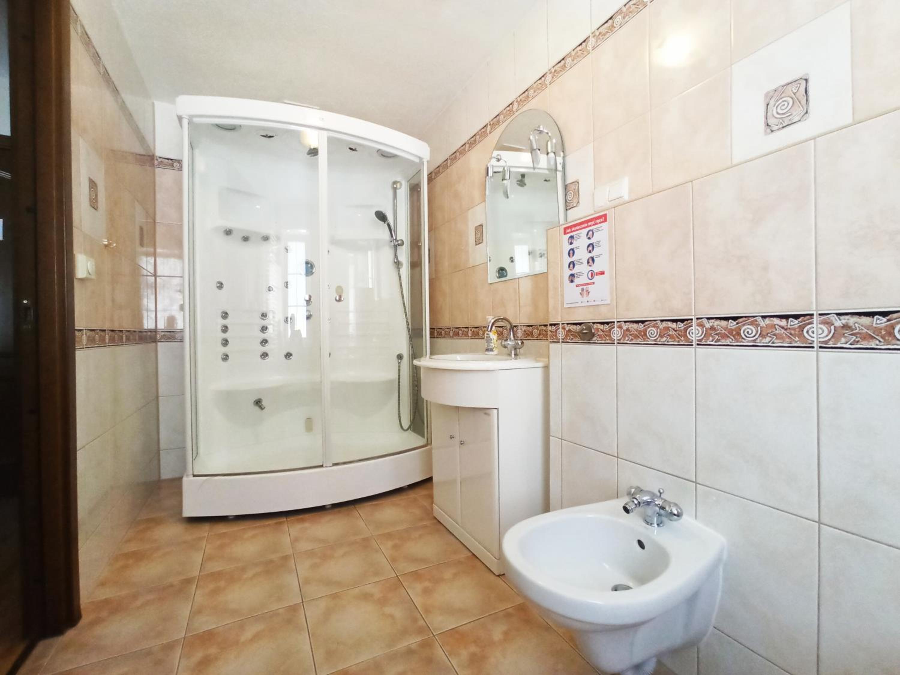 Deluxe Double Room with Shower photo 2