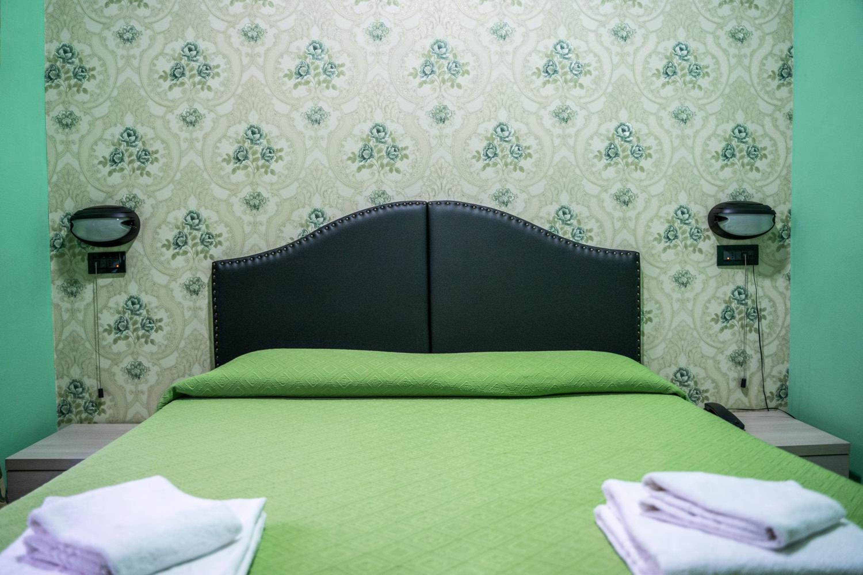 Single Room photo 2