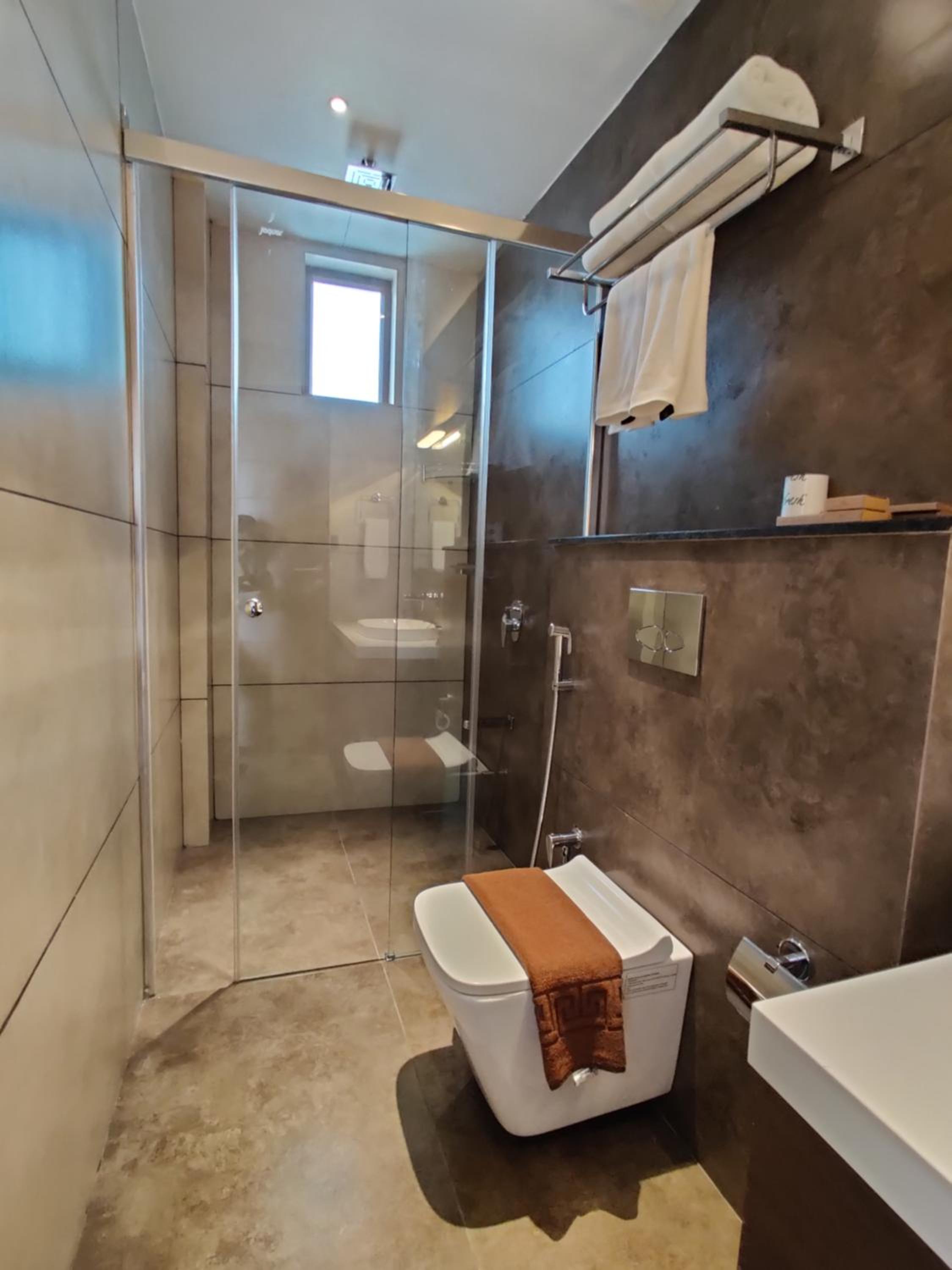 Deluxe King Room - Photo 2