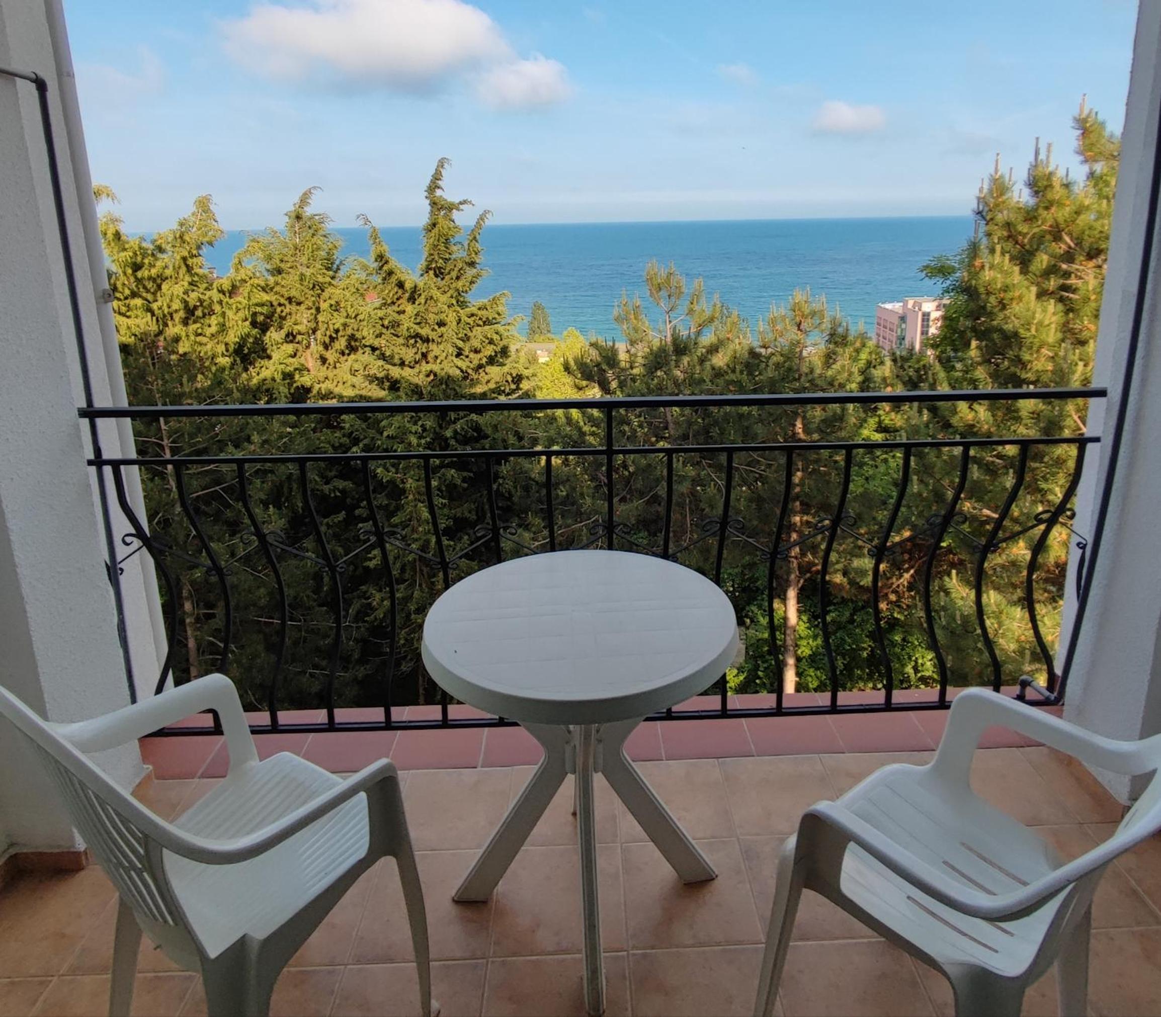 Two-Bedroom Suite with Sea View and Balcony photo 2
