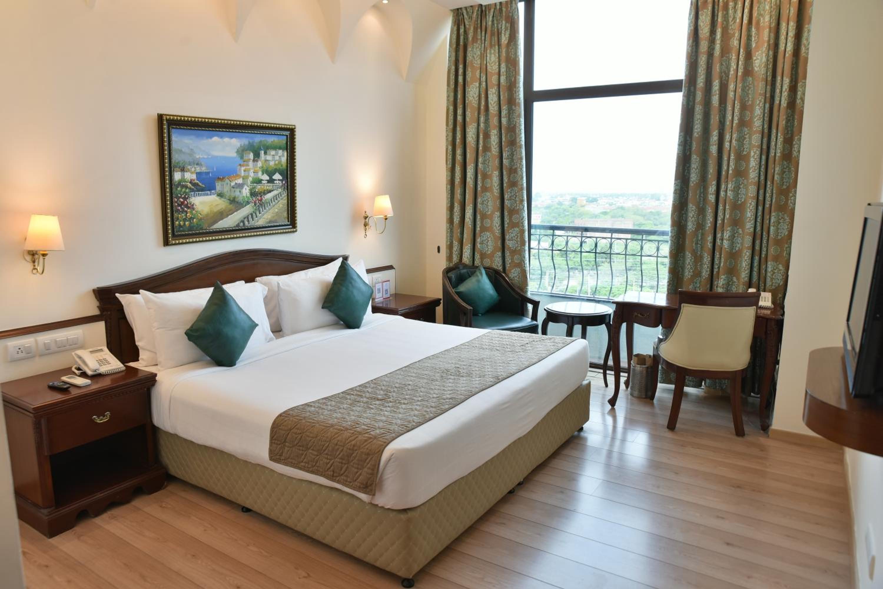 Deluxe Room With City View
