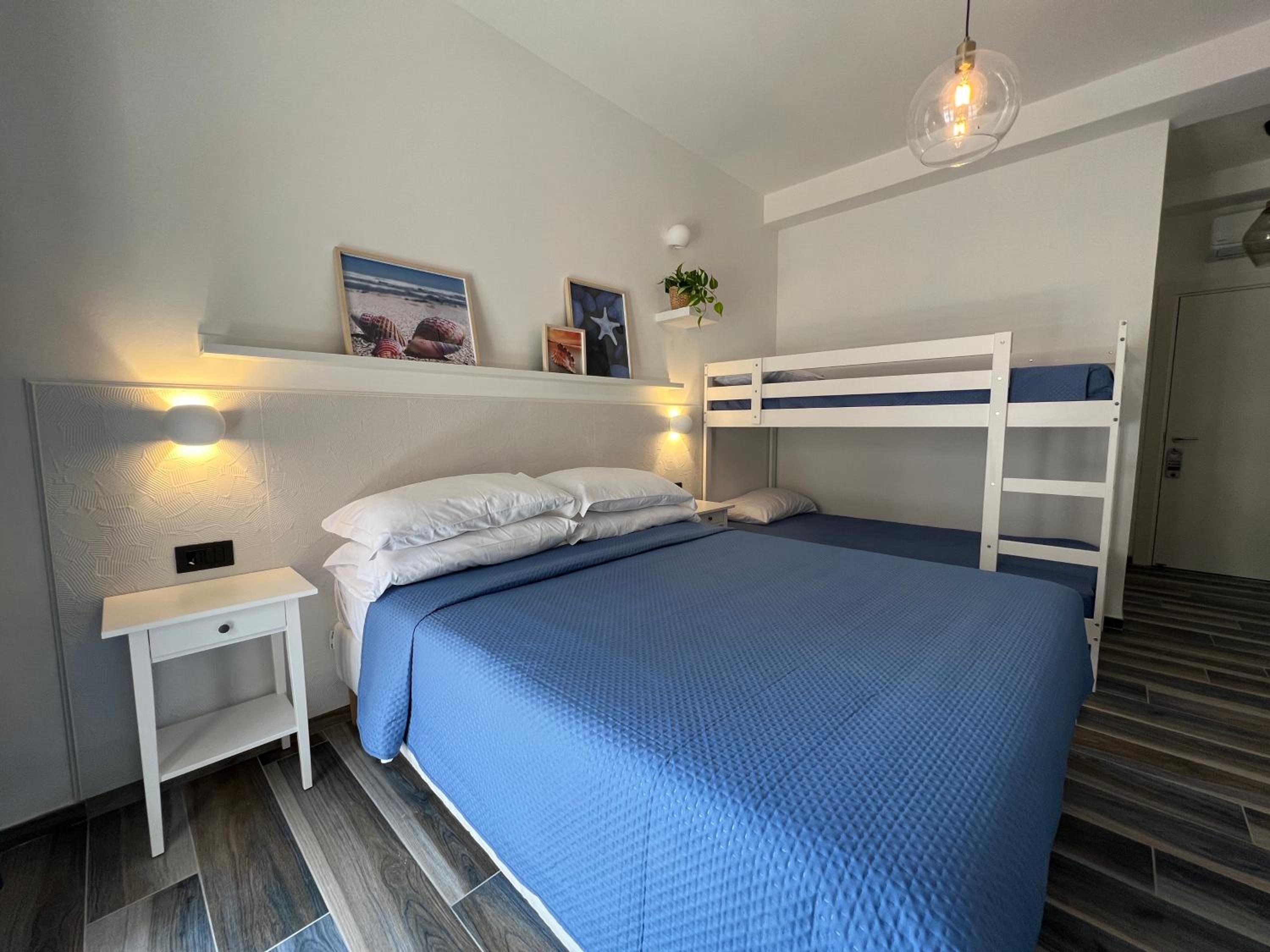 Quadruple Room with Sea View