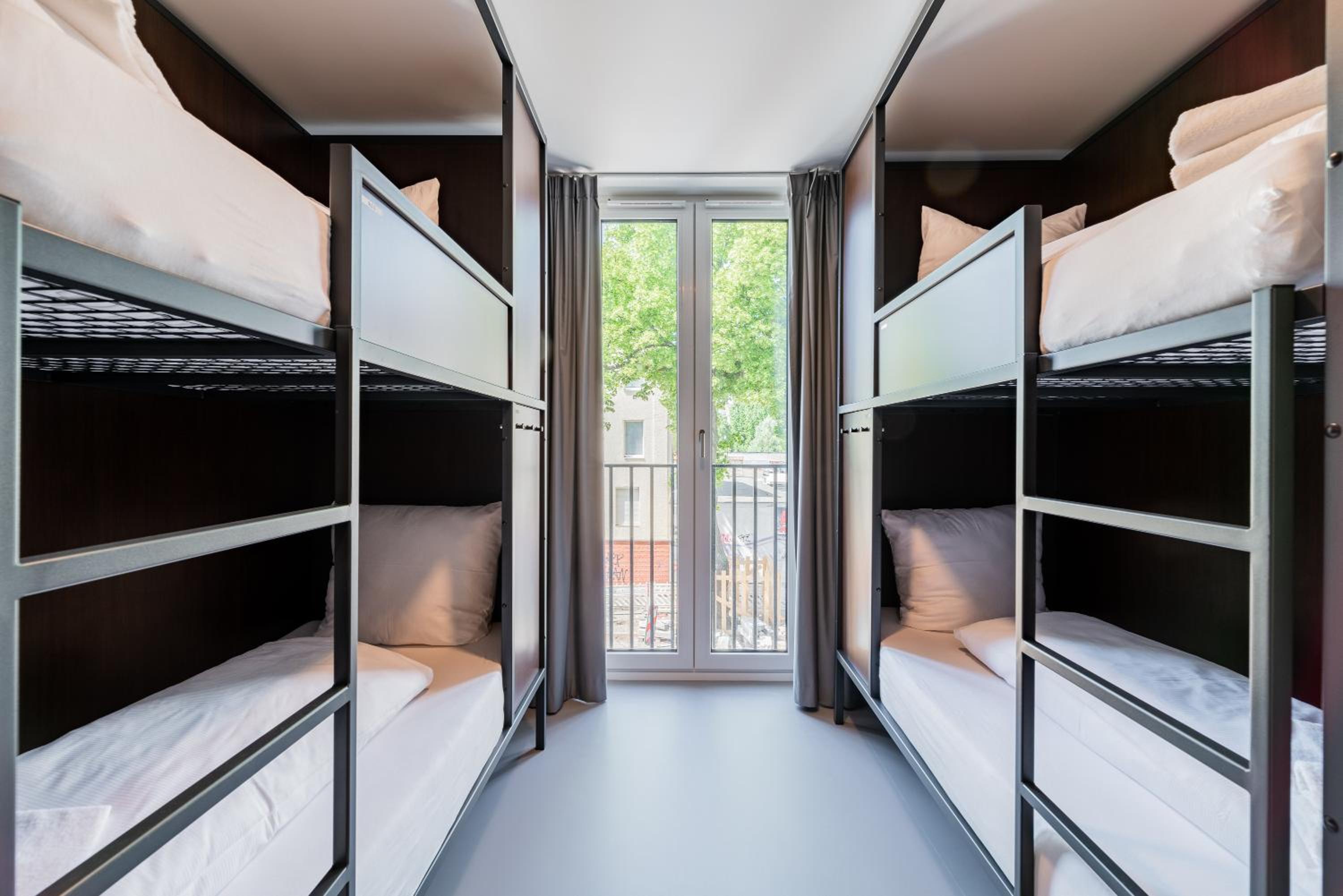 Quadruple Room With Private Bathroom photo 2