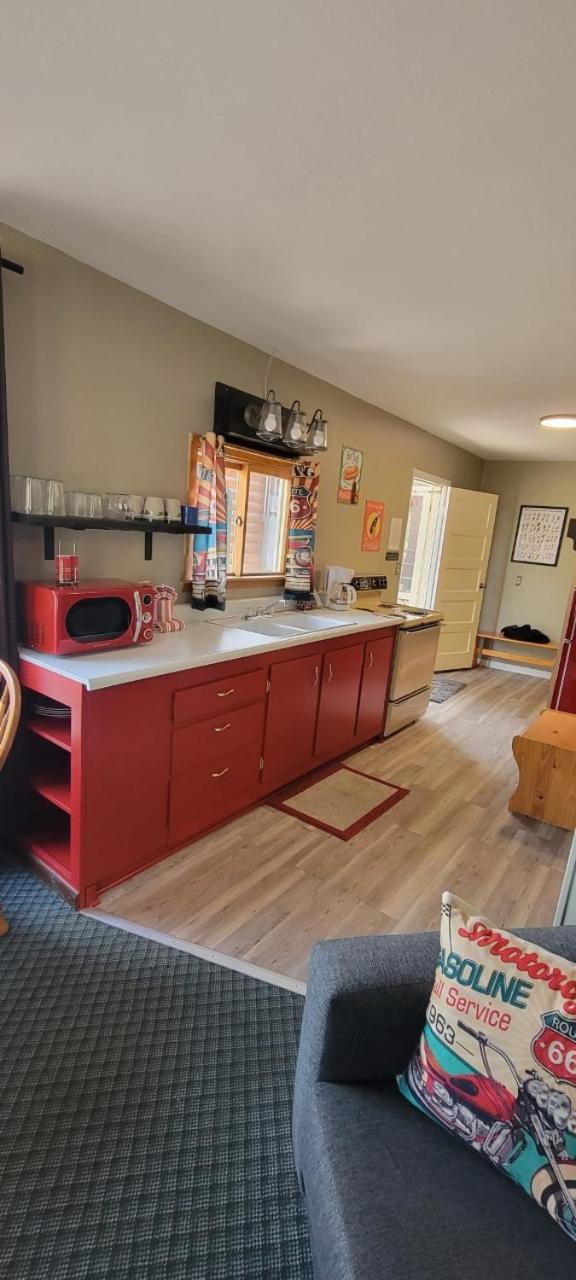 Deluxe Queen Suite