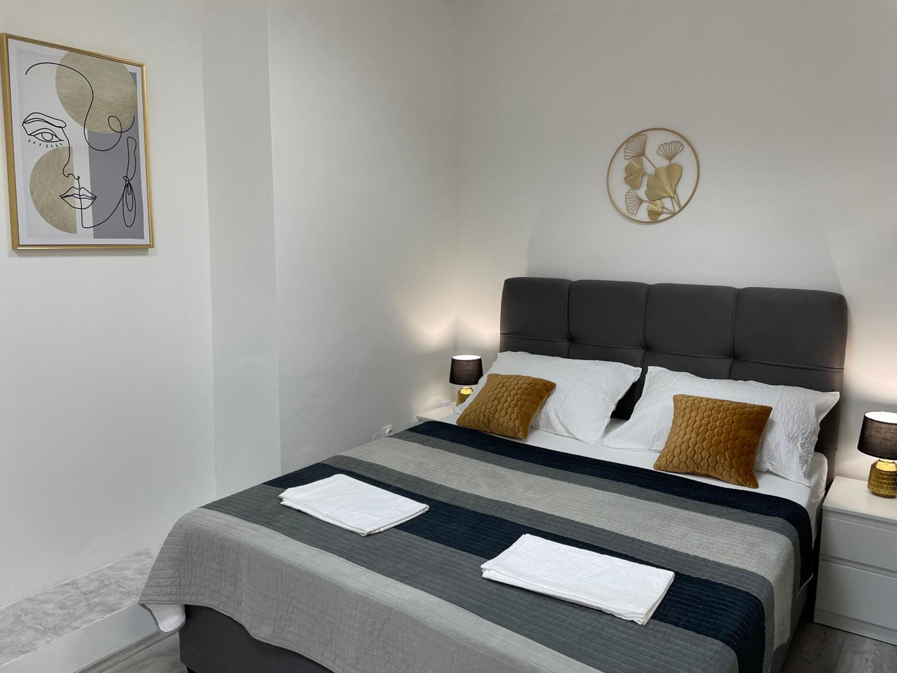 One-Bedroom Apartment - Photo 25