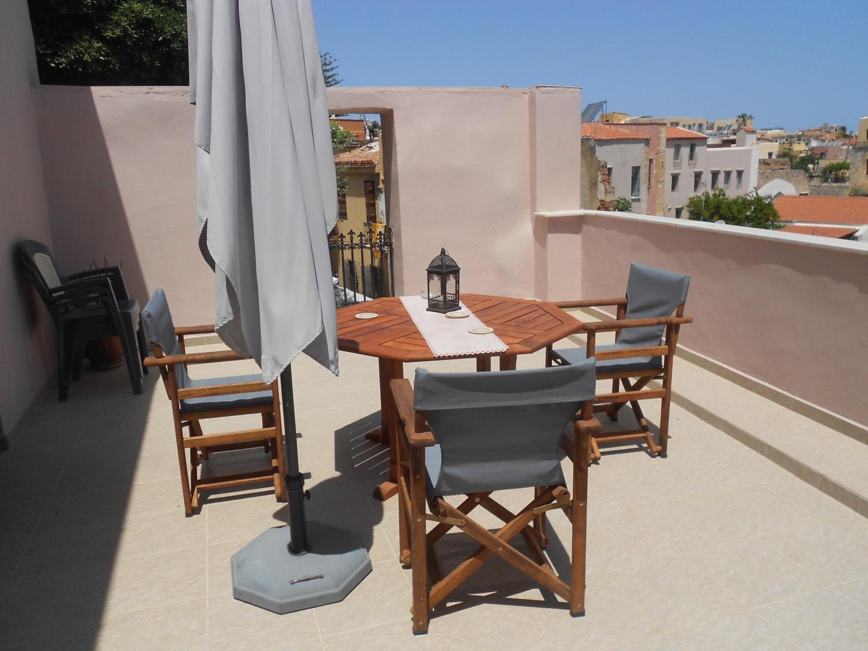 Family Room with Terrace - Photo 10