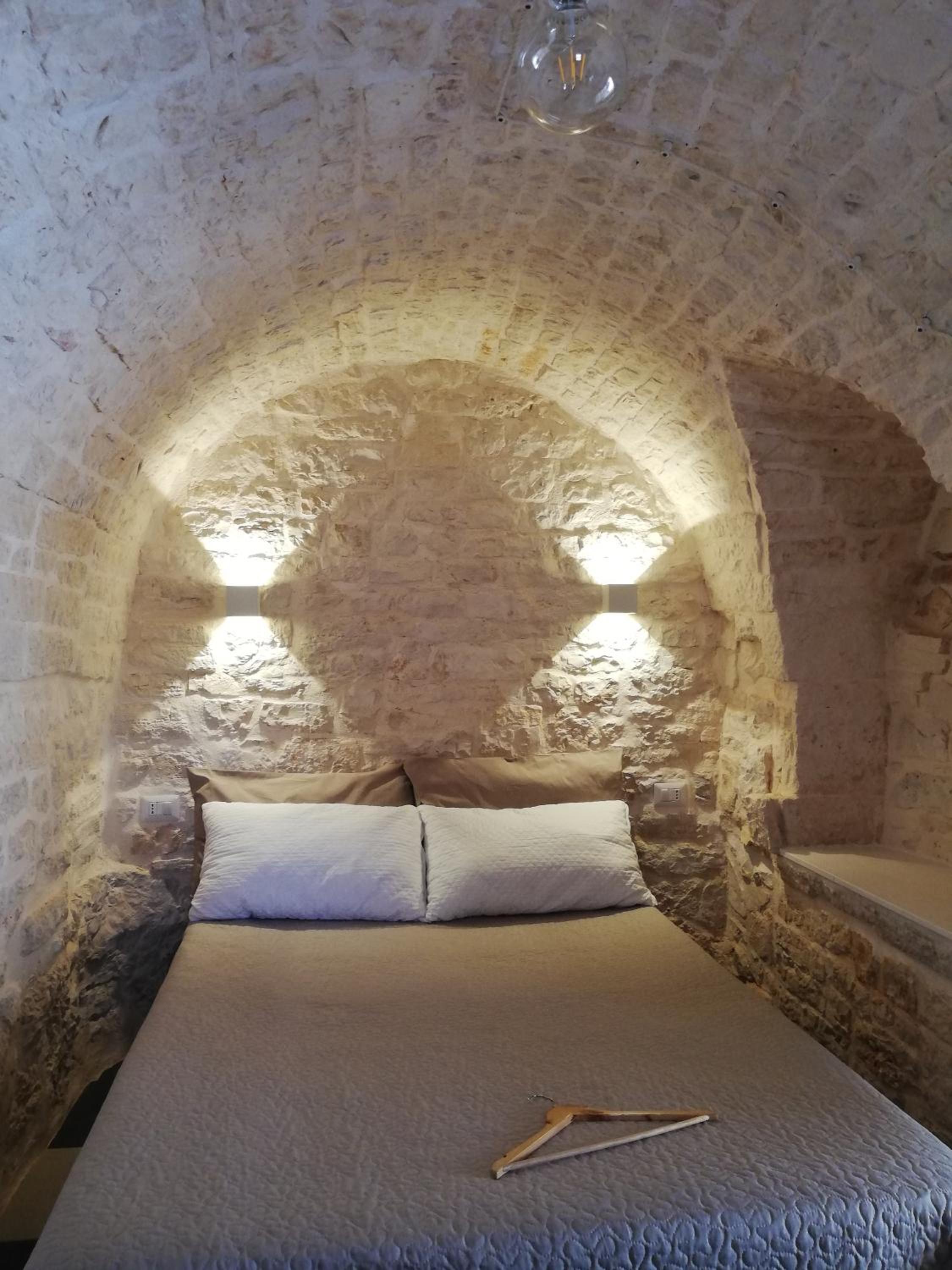One-Bedroom House - Photo 40
