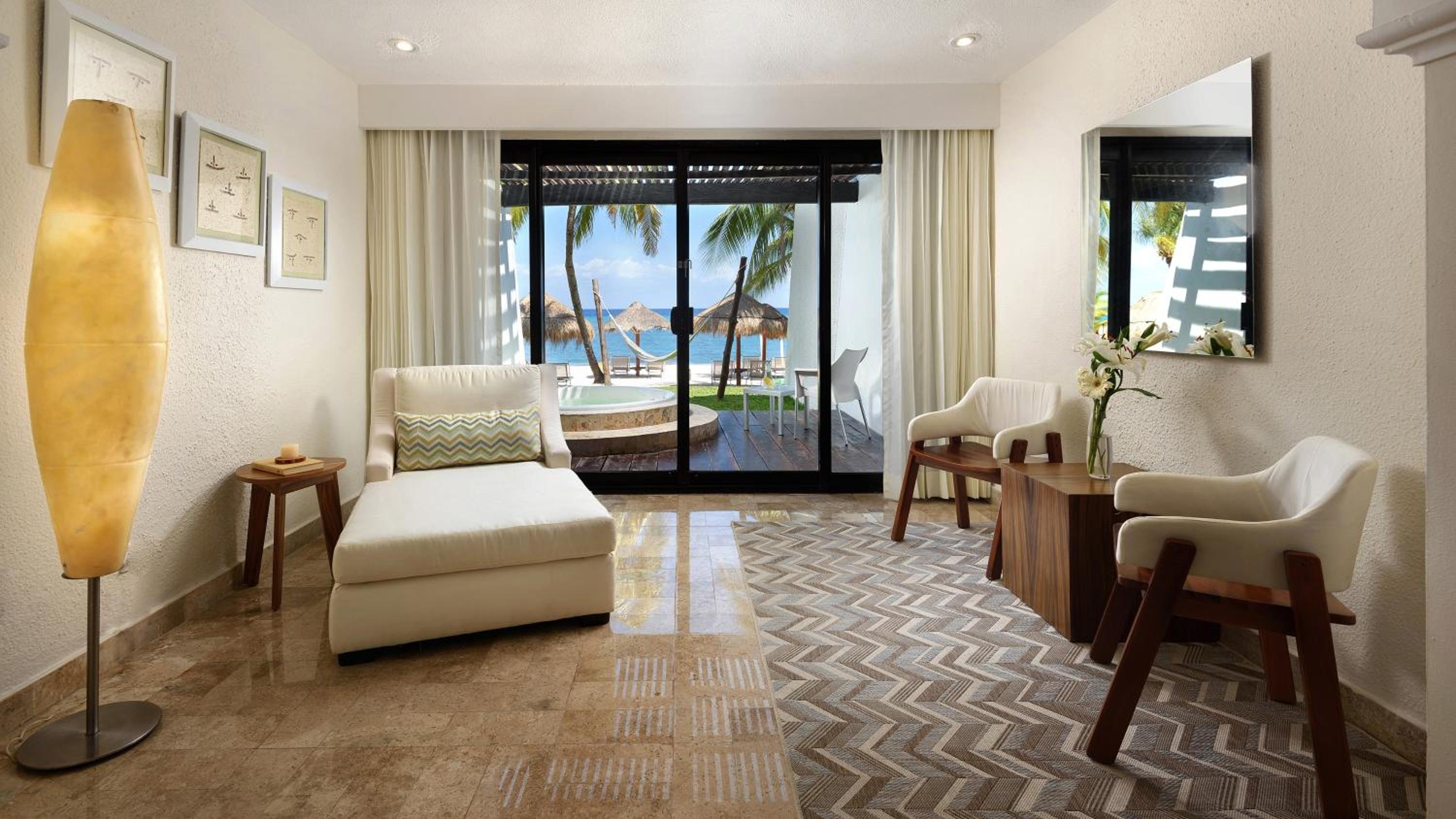 The Level Royal Suite - Photo 2