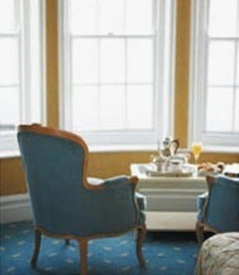 Double or Twin Suite with Sea View - Photo 6