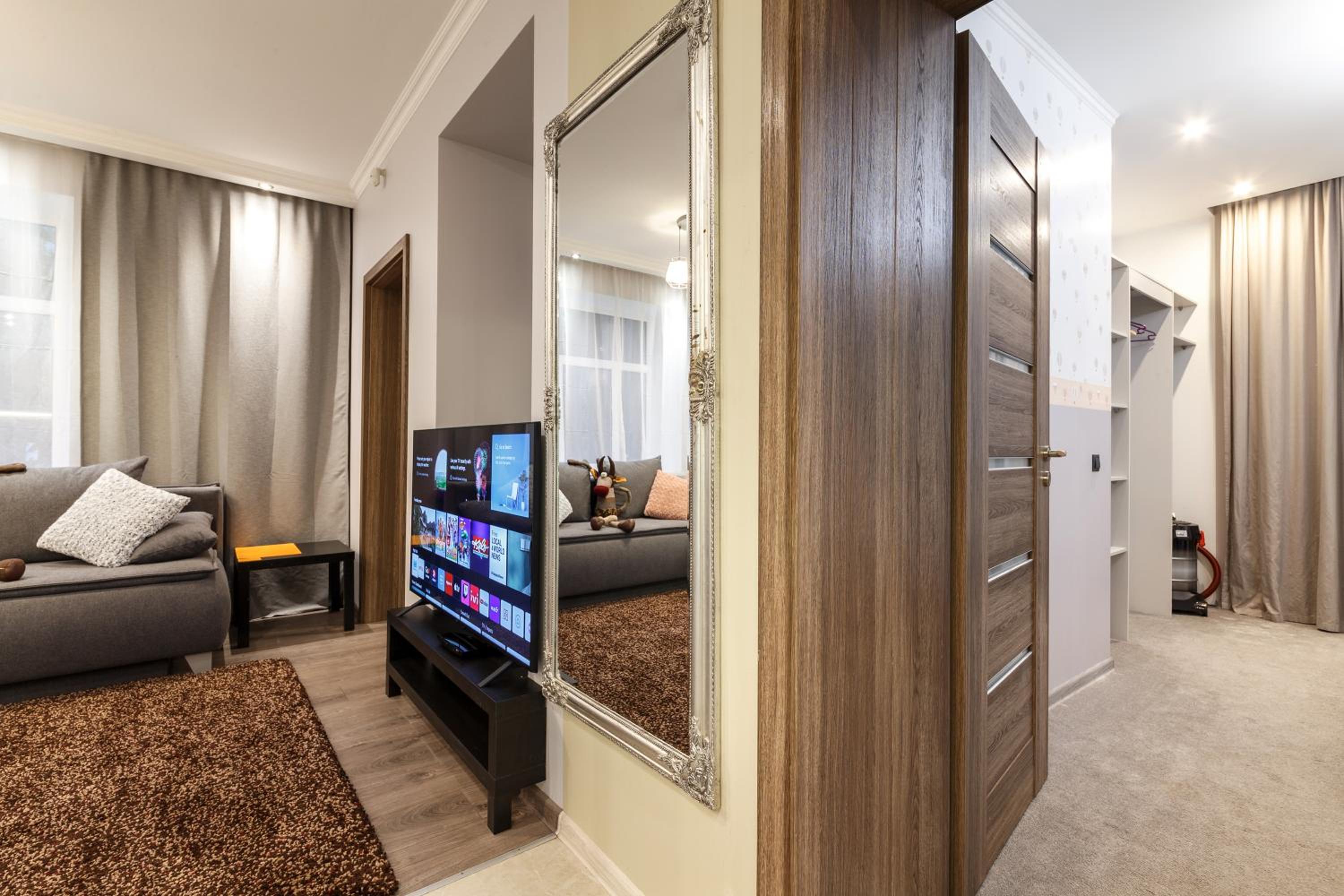 Deluxe Two-Bedroom Apartment - Ground Floor  - Photo 7