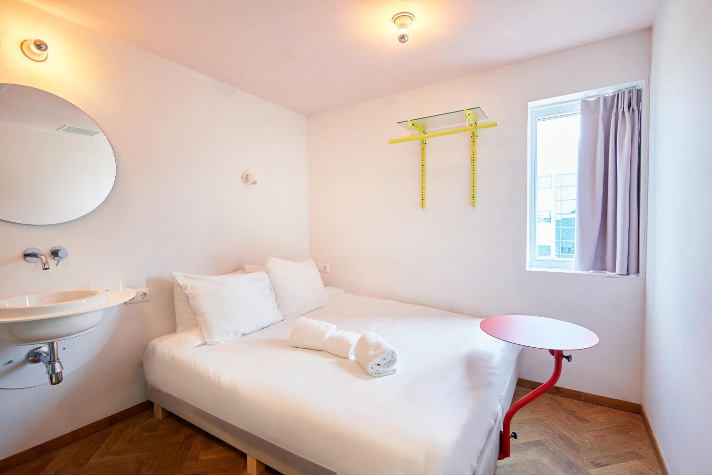 Invisible Room - Photo 2