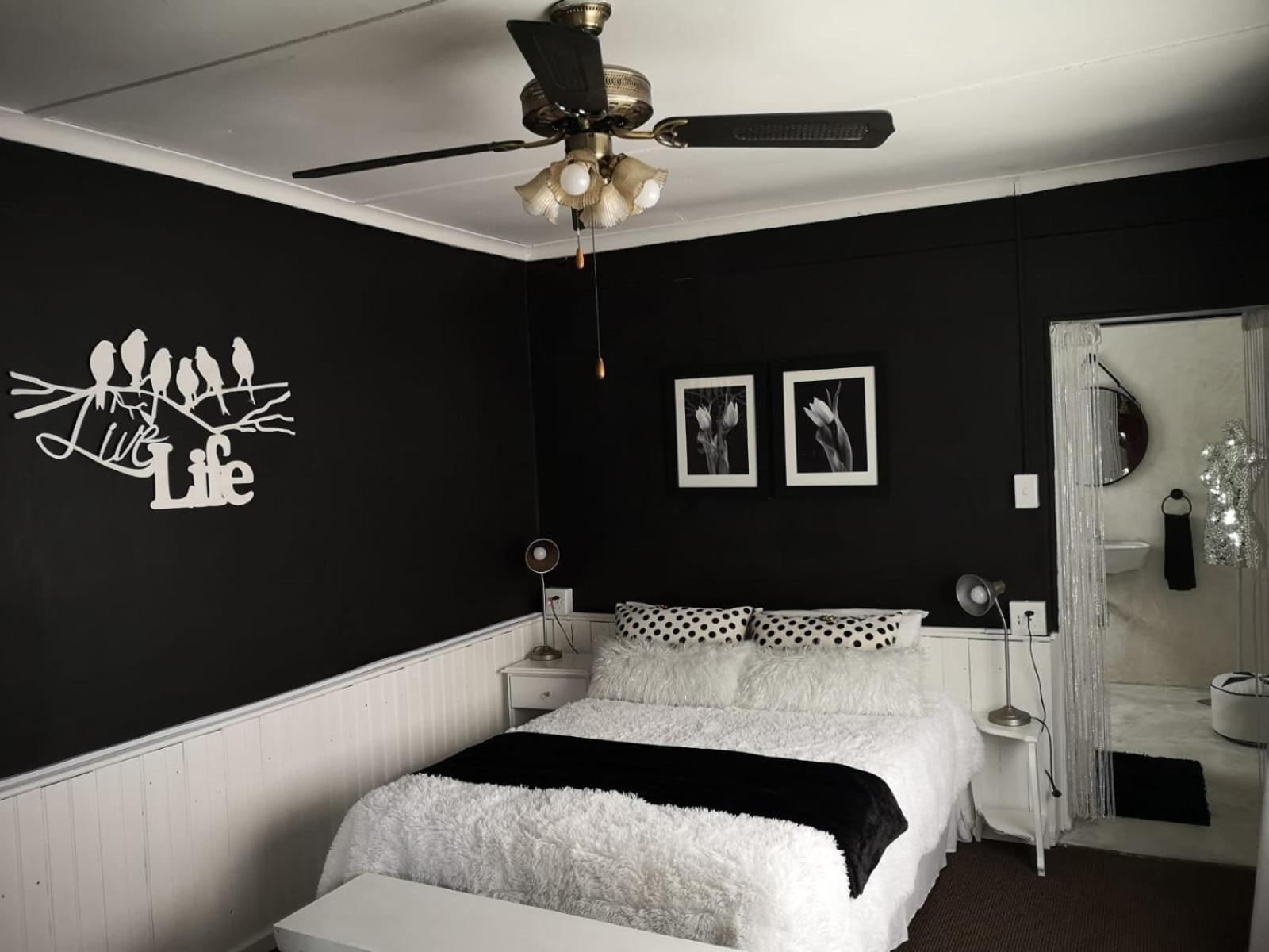 Standard Double Room with Fan - Photo 8