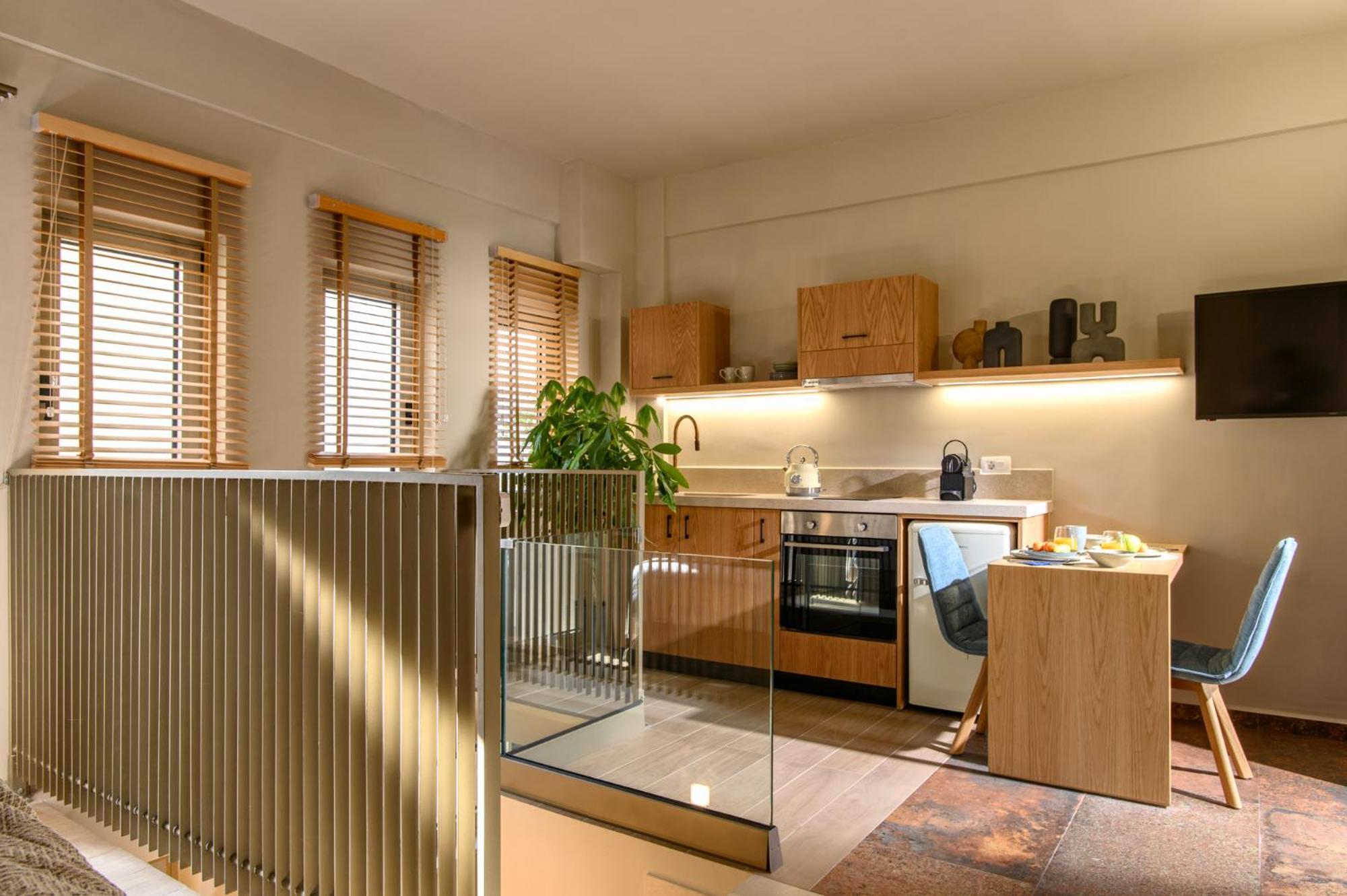 Double Room with Patio - Photo 12