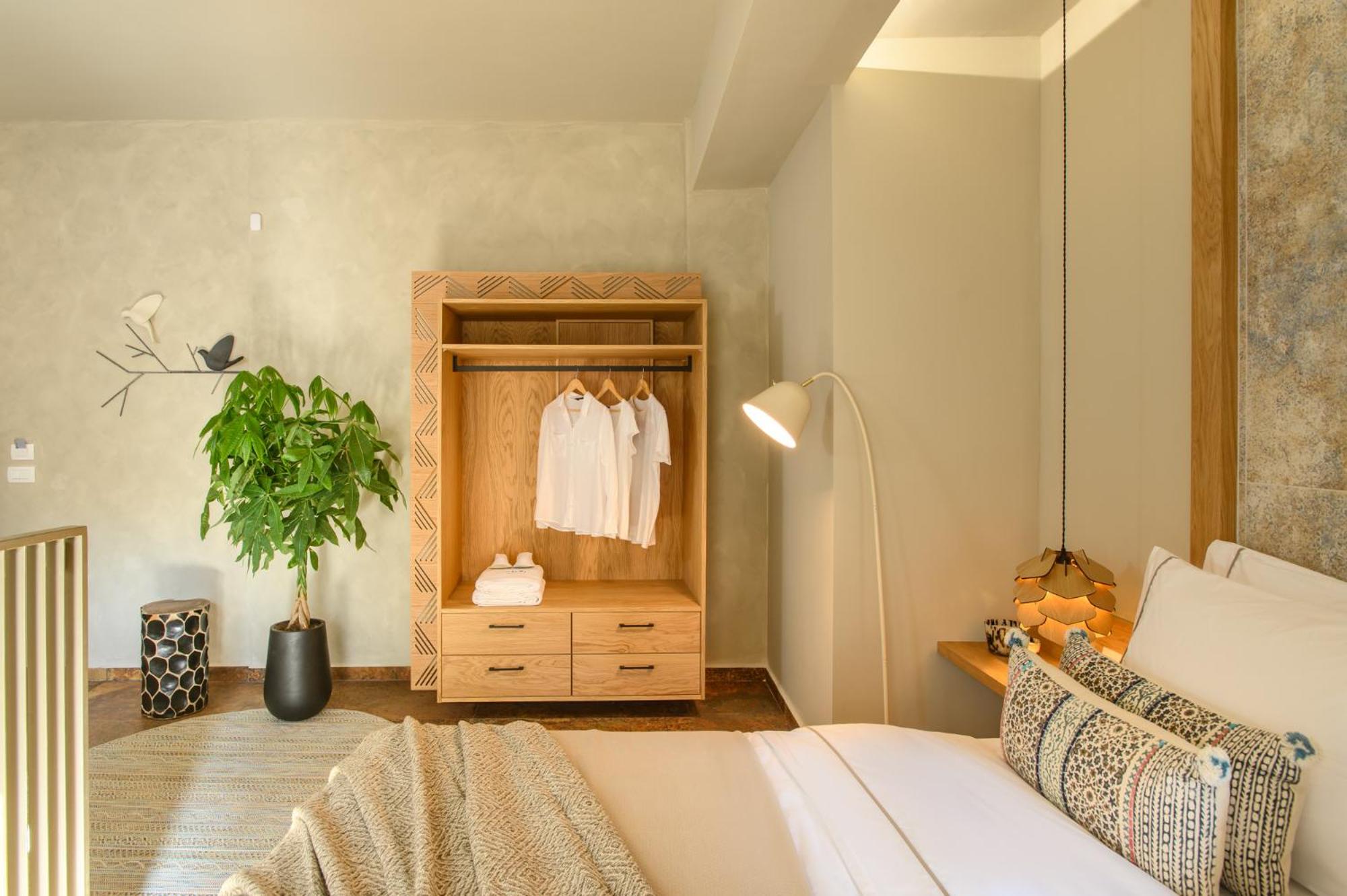 Double Room with Patio - Photo 5