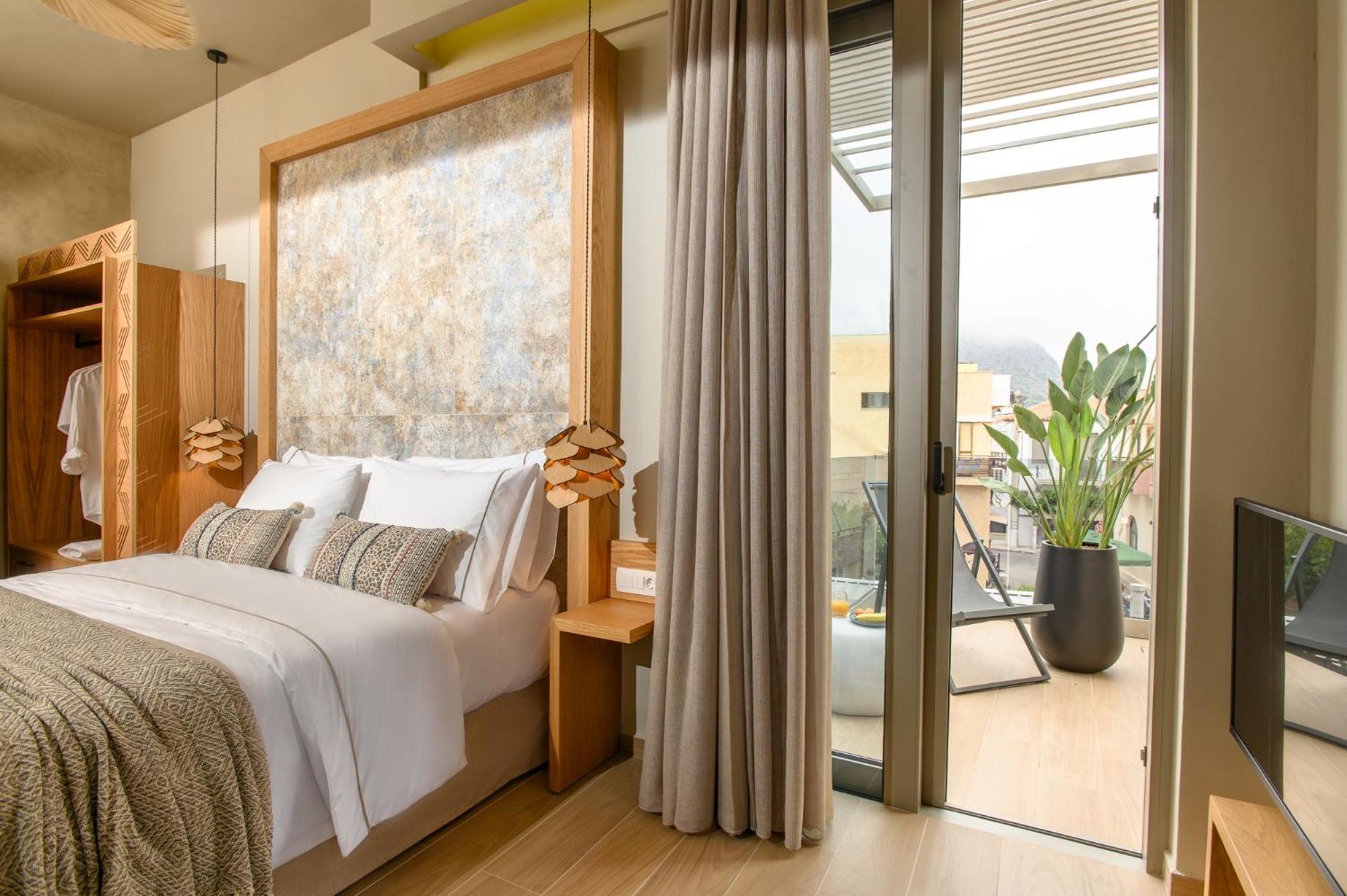 Deluxe Double Room with Balcony