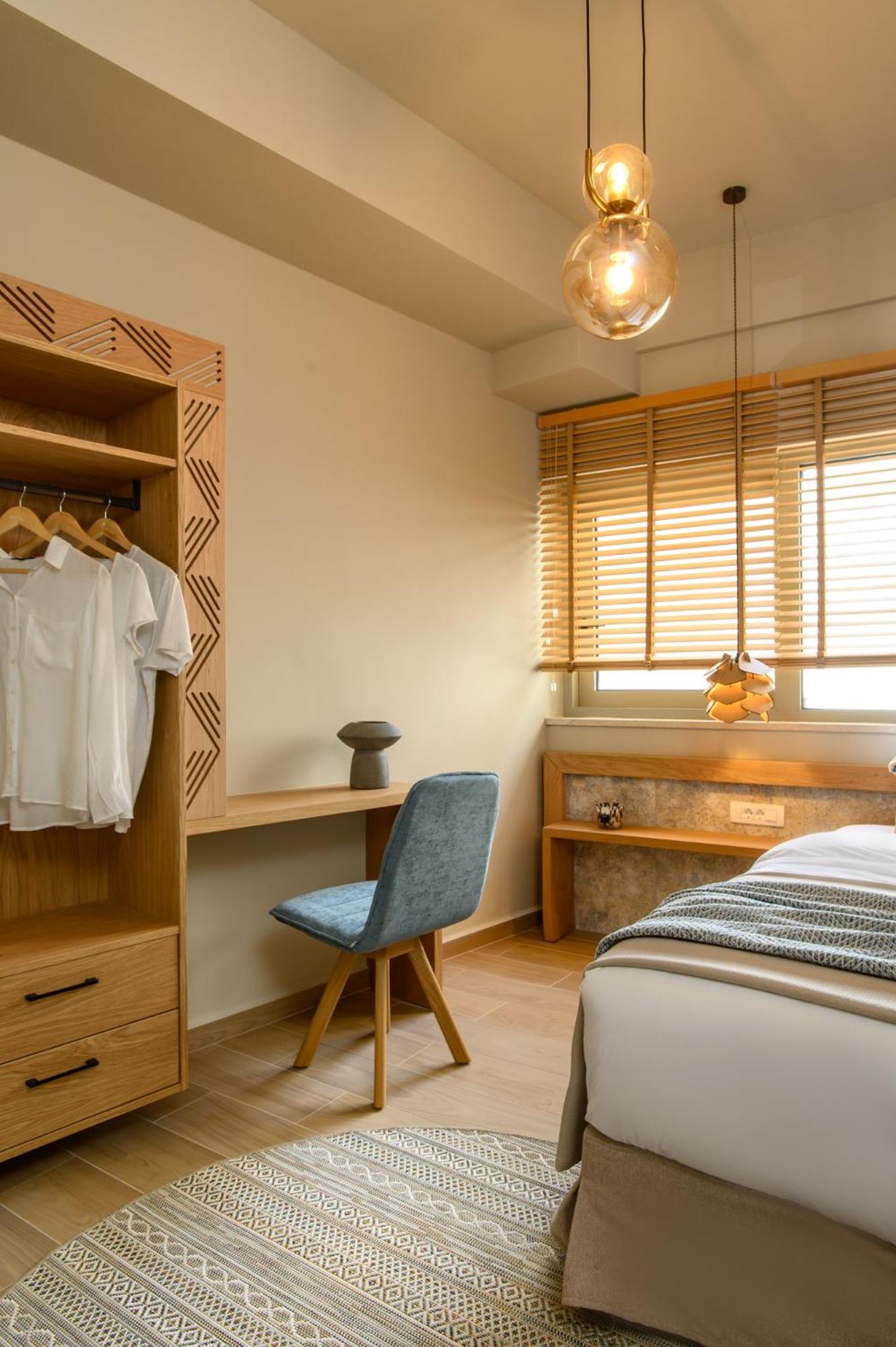 Family Room - Disability Access - Photo 10