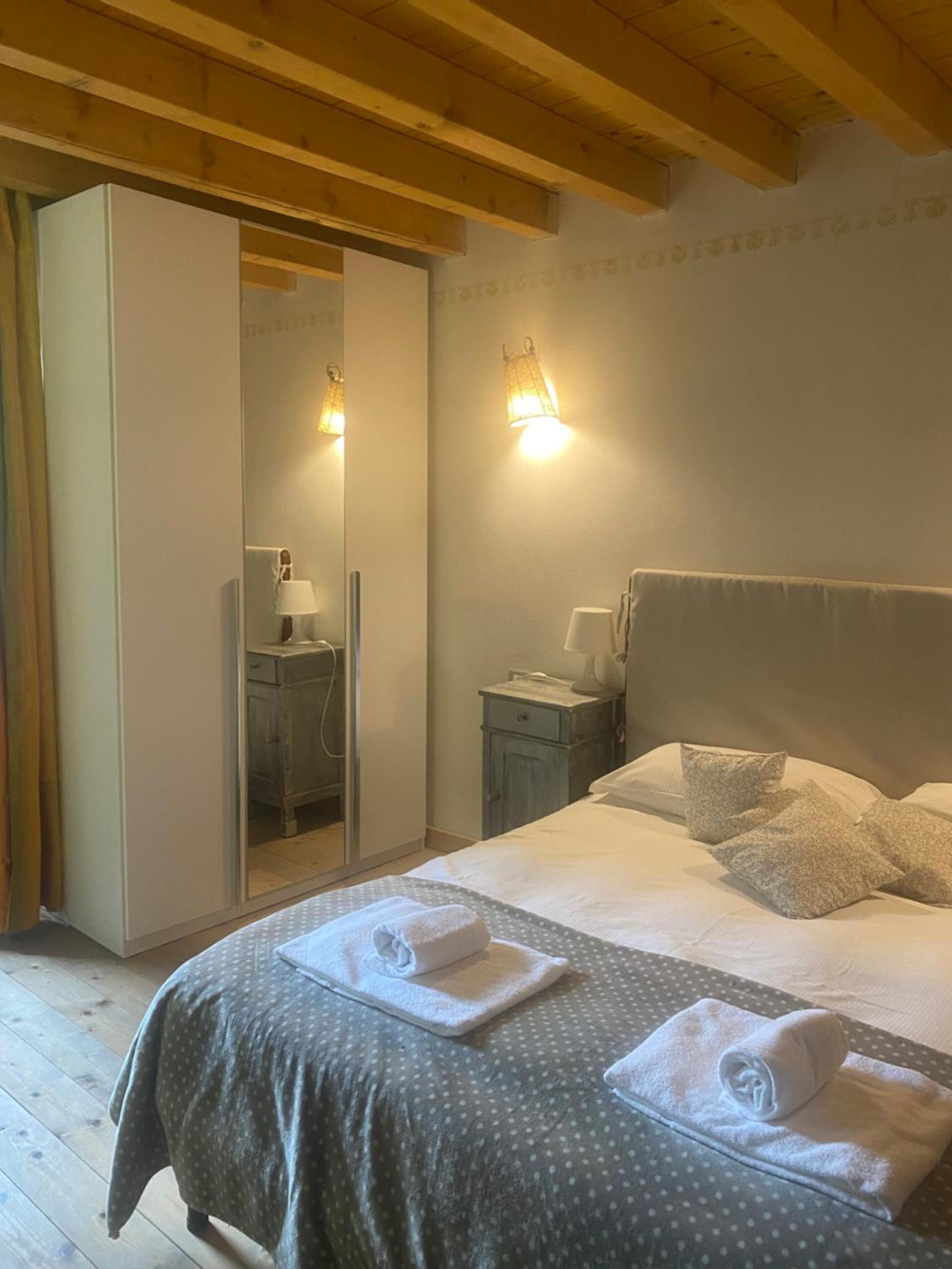 One-Bedroom Apartment - Photo 3