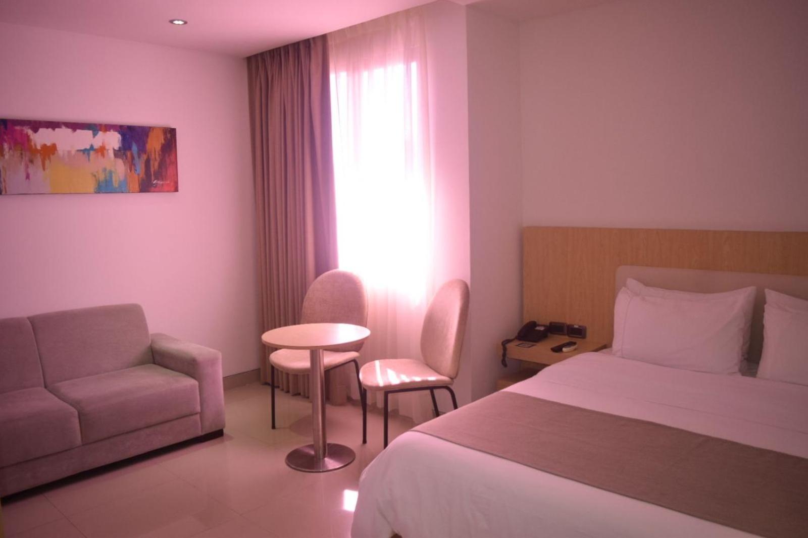 Premium Queen Room with City View - Non-Smoking photo 3