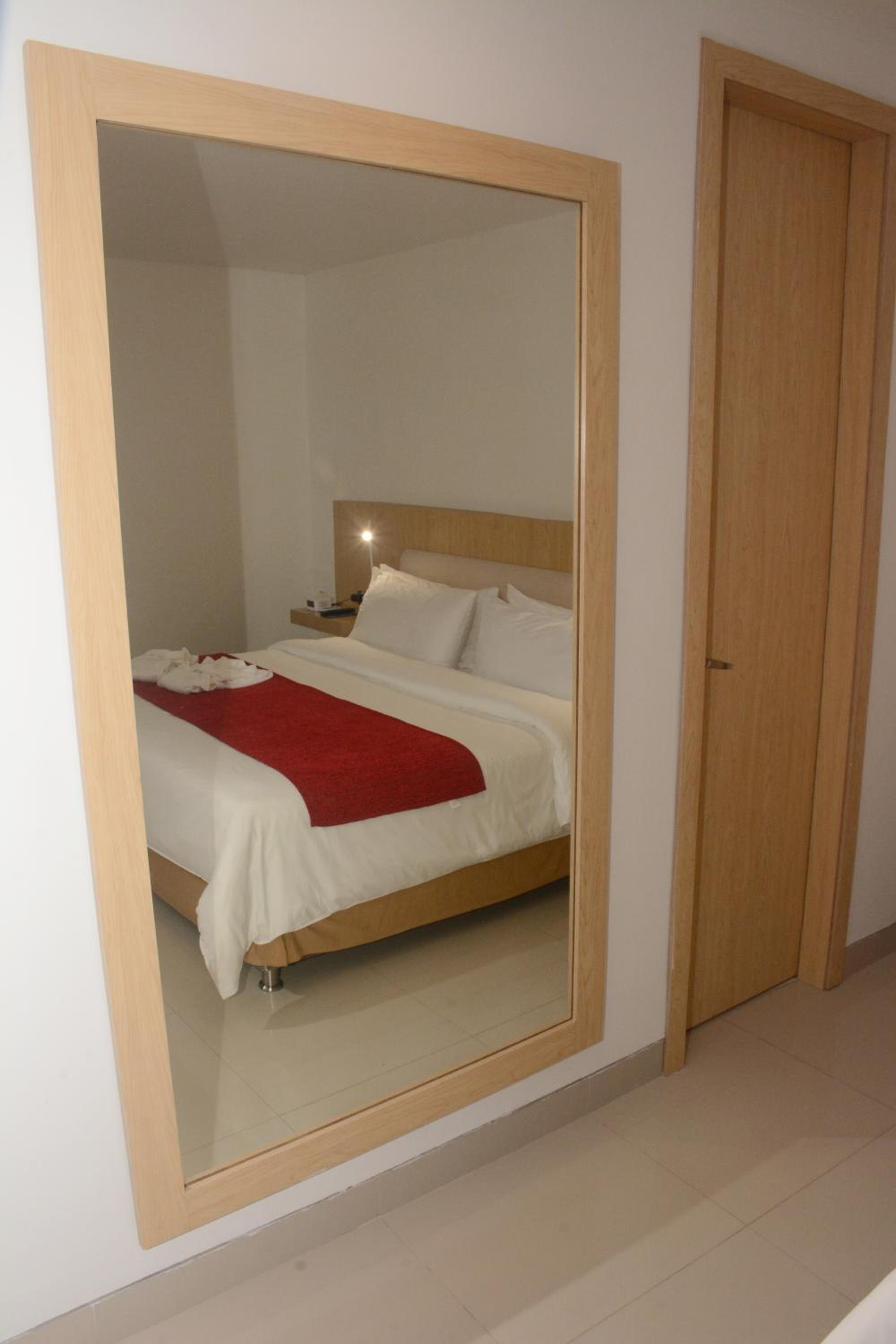 King Studio Suite with City View - Non-Smoking photo 3