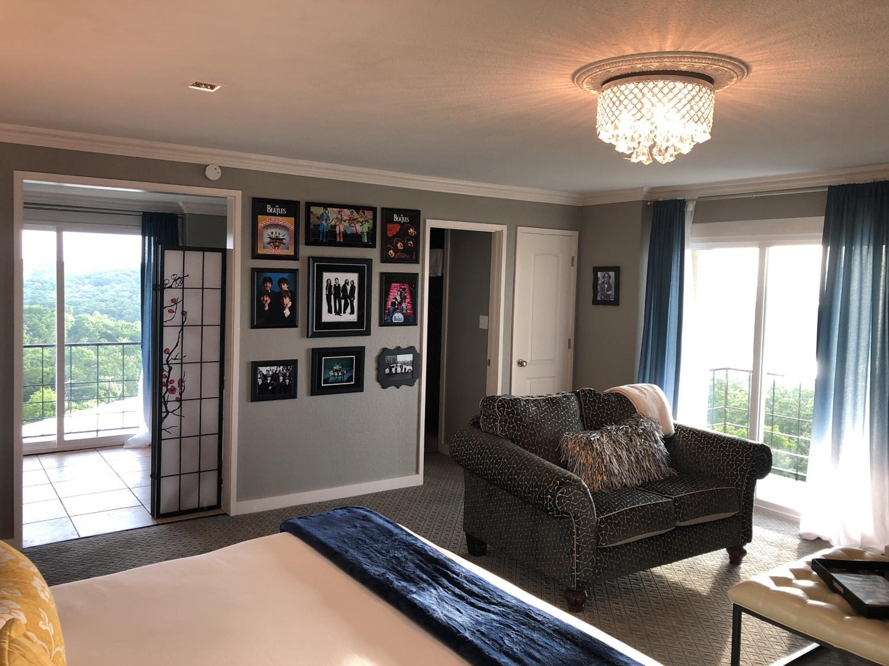 One Room Suite with Balcony - Non Smoking photo 1