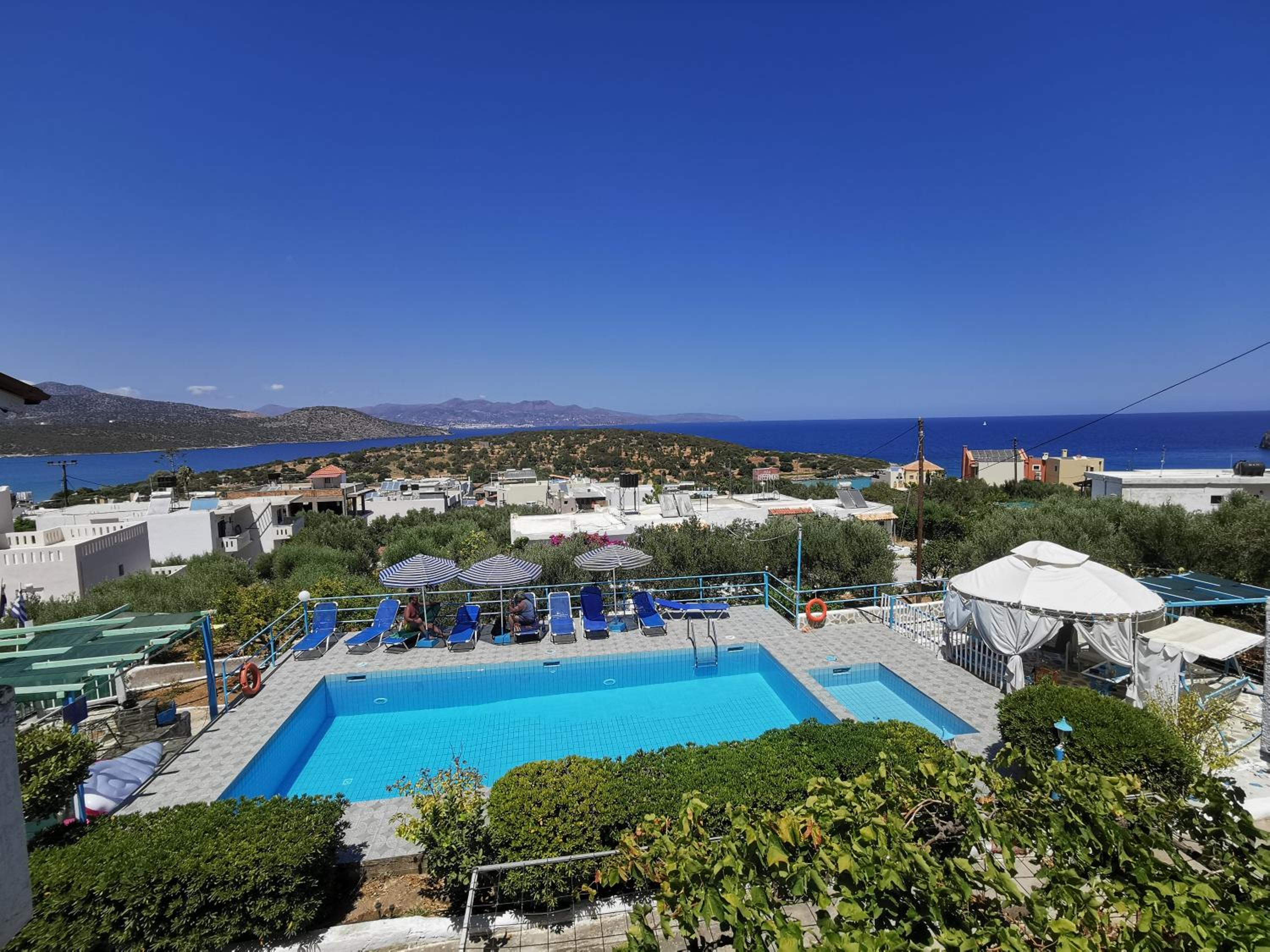 One-Bedroom Apartment with Sea View photo 1