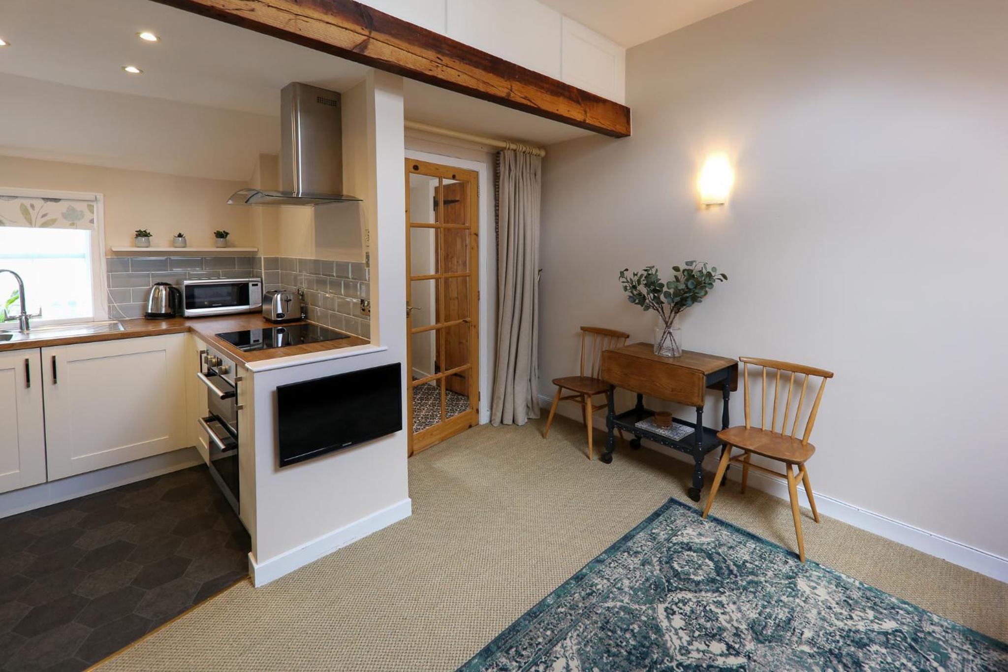 One-Bedroom Apartment - Photo 23