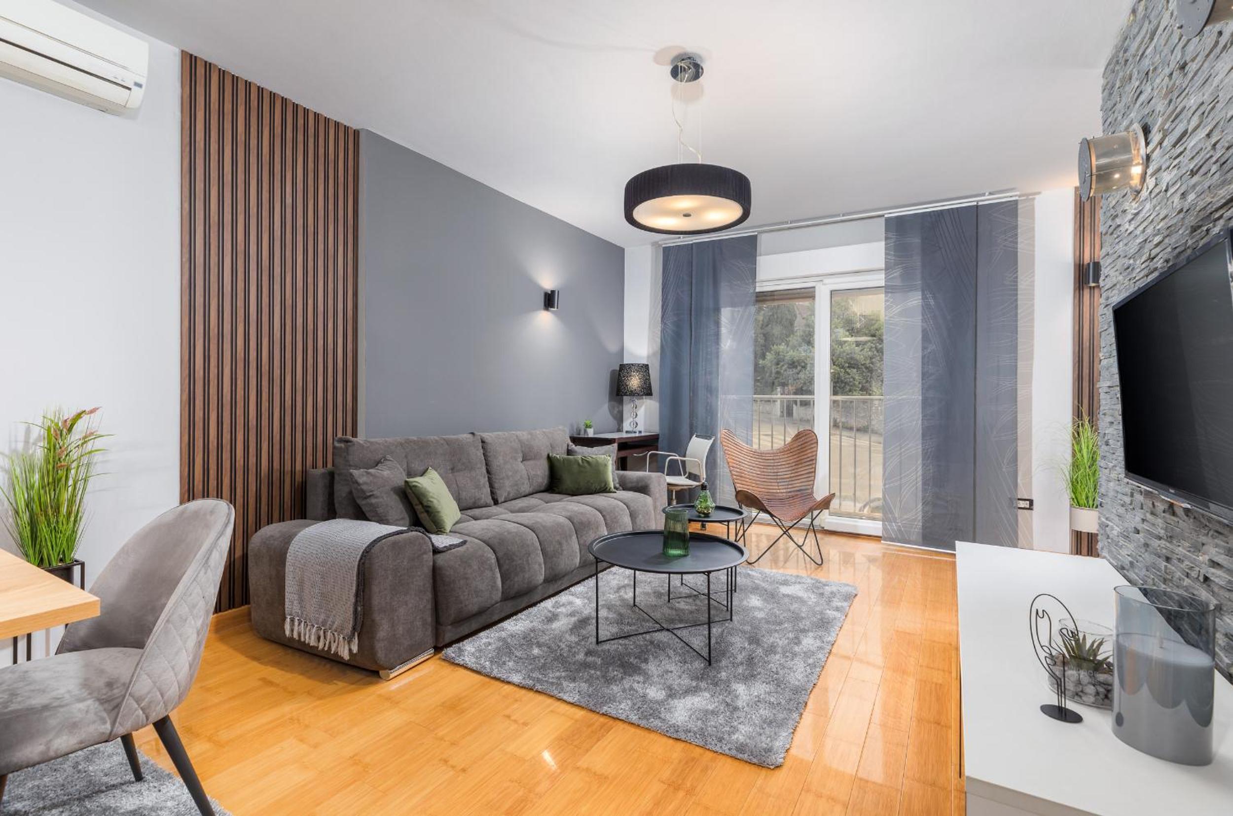 One-Bedroom Apartment - Photo 3