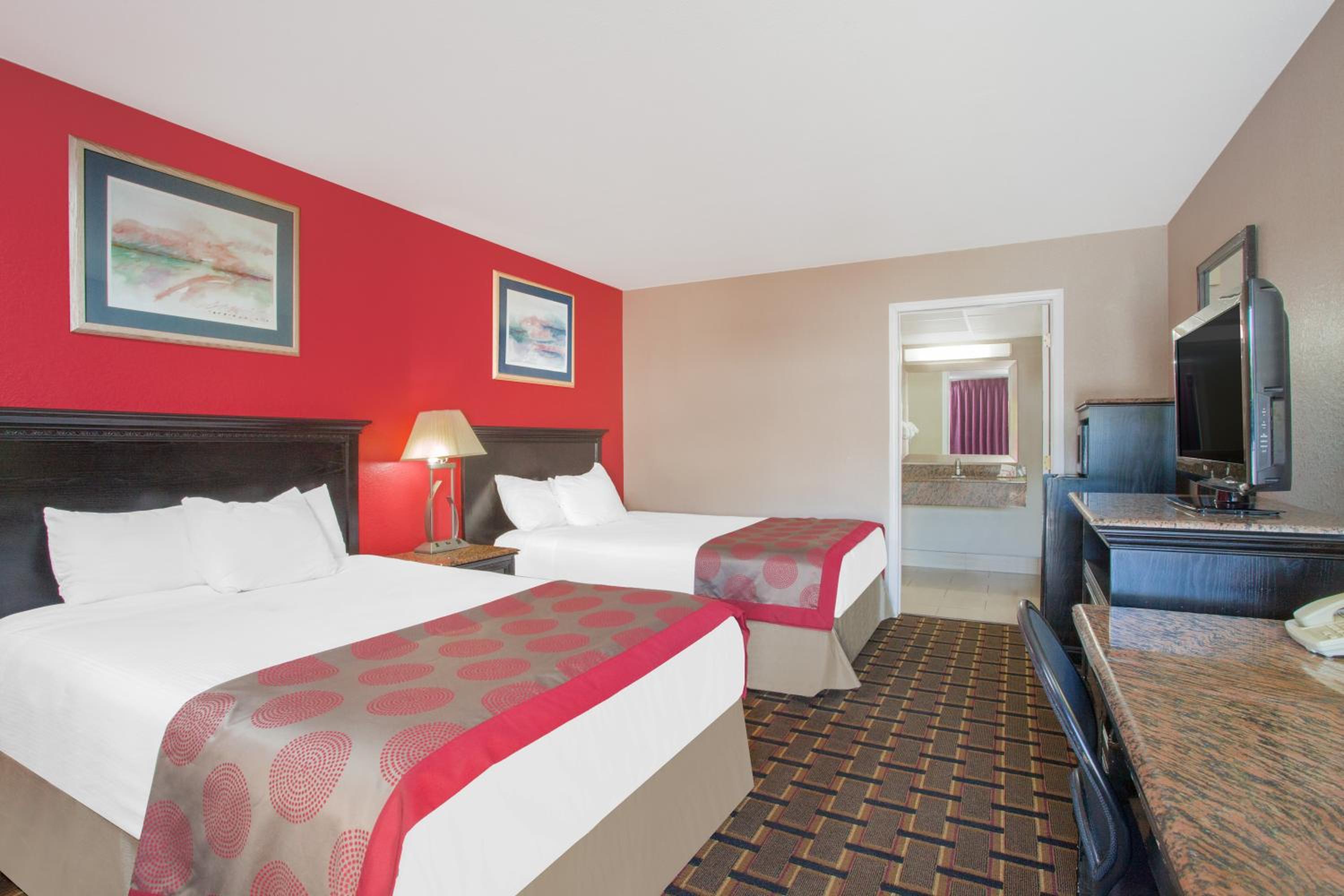 Standard Room With Two Double Beds - Non-Smoking - Photo 3
