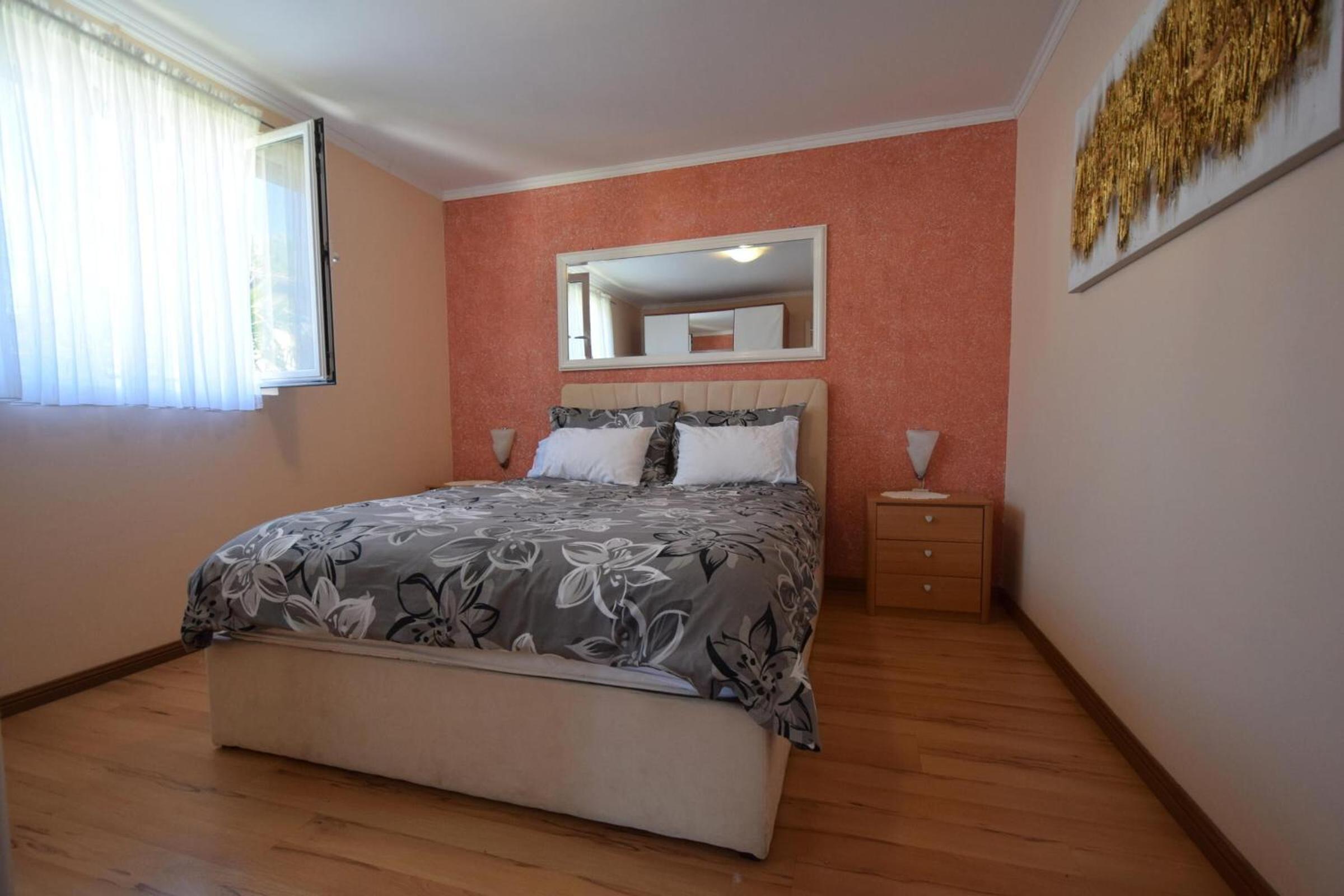 One-Bedroom Apartment with Balcony