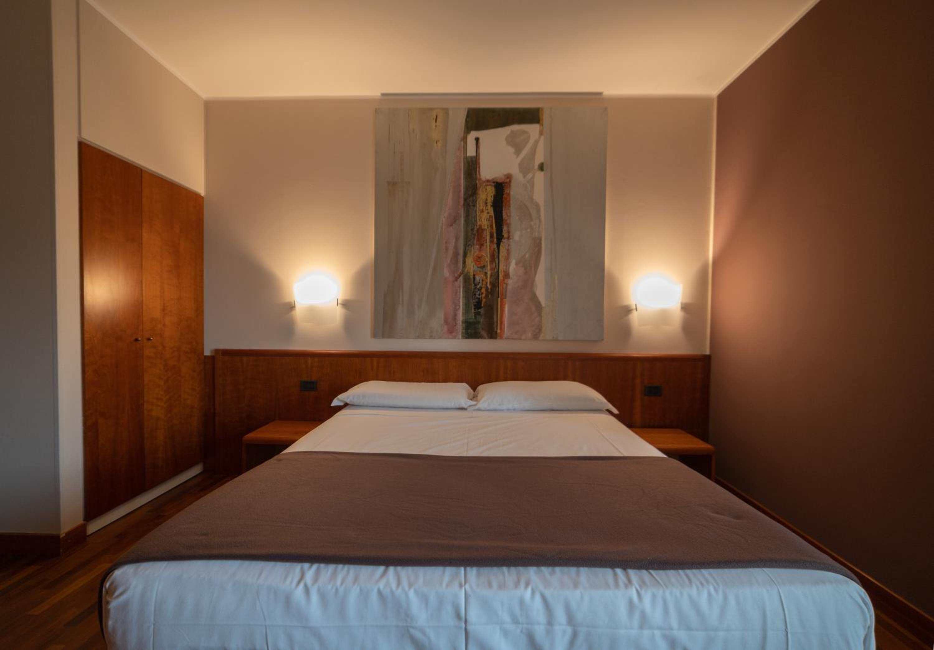 Standard Double Room - Photo 5