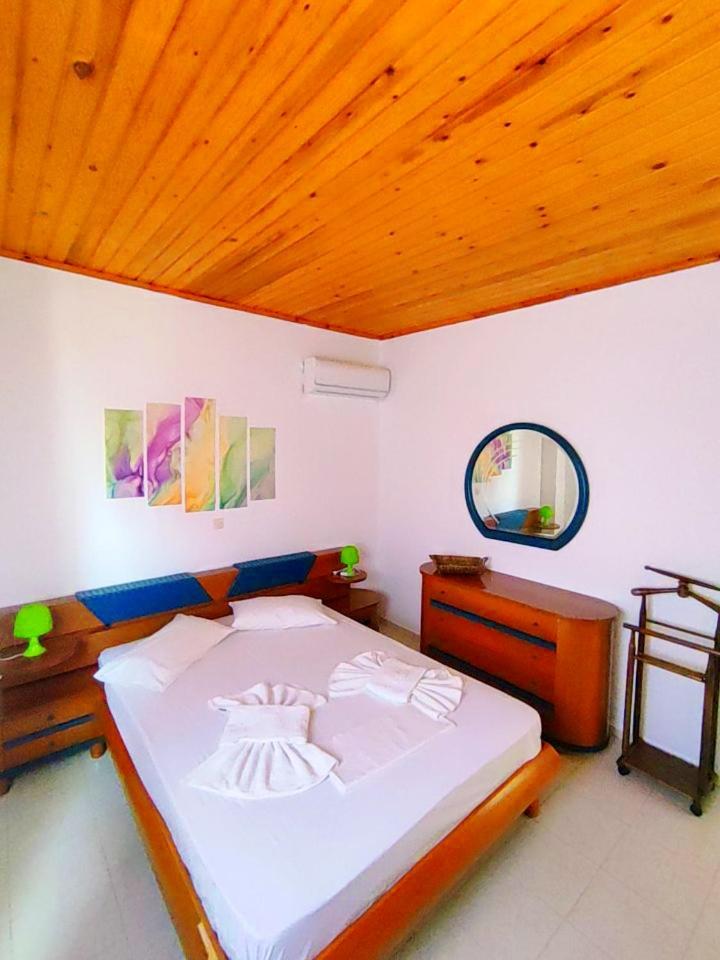 Two-Bedroom House photo 2