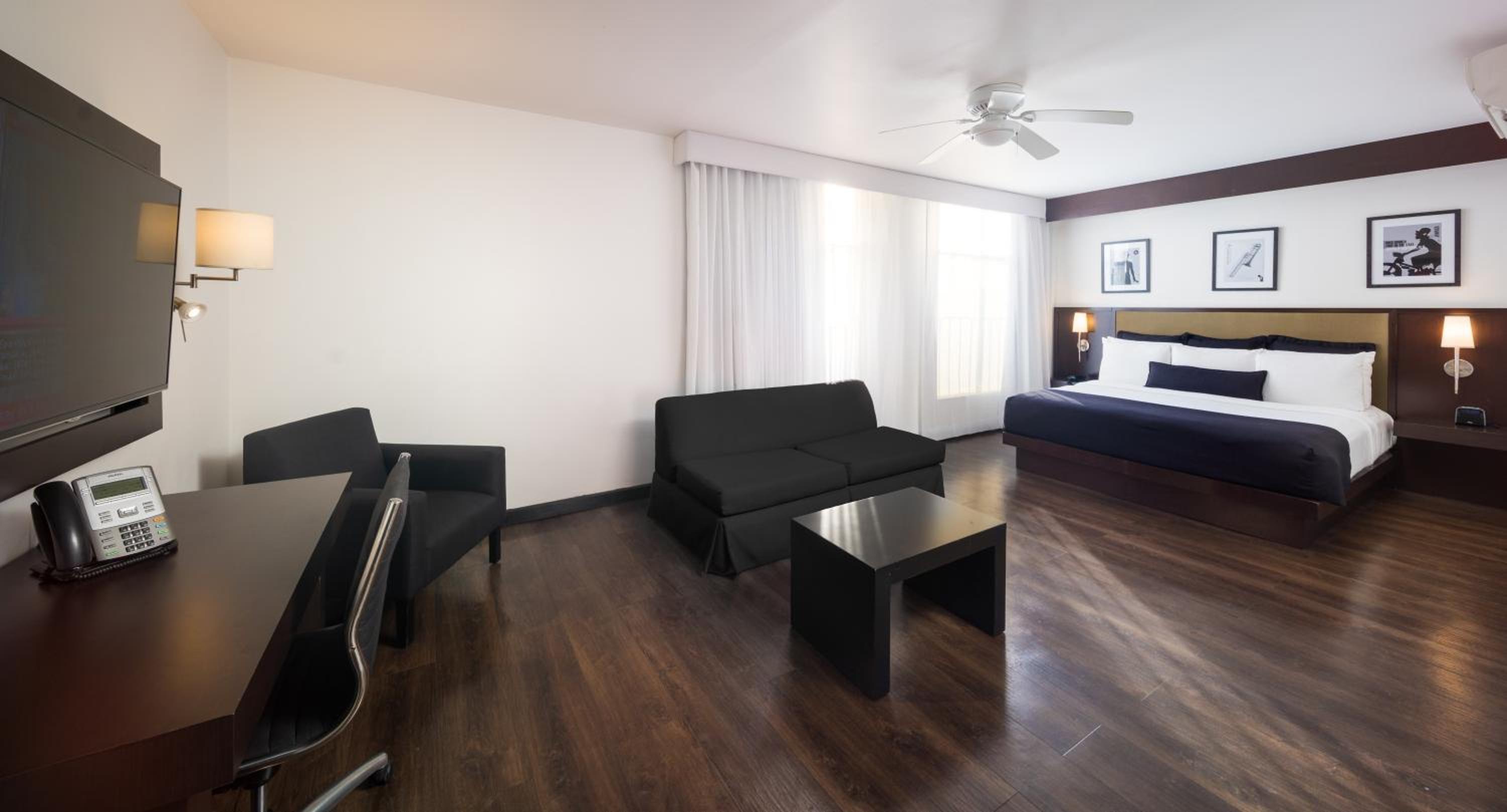 Junior King Suite - Photo 1